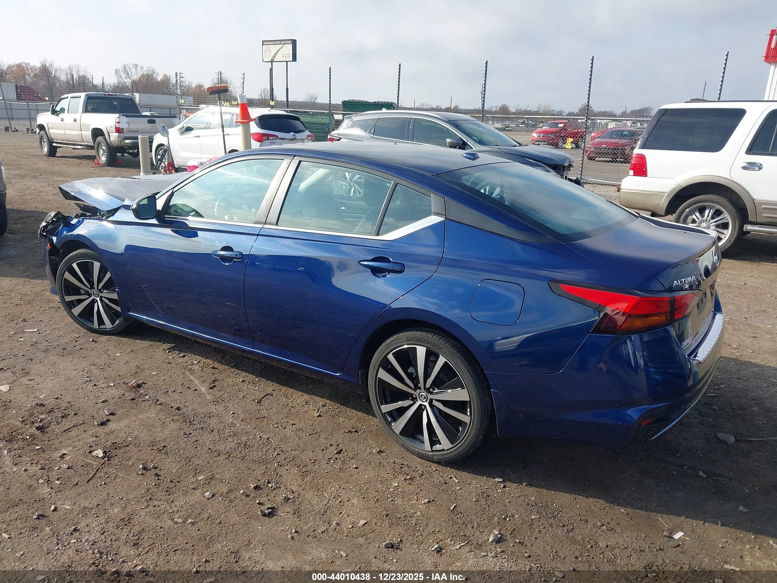 NISSAN ALTIMA image 3