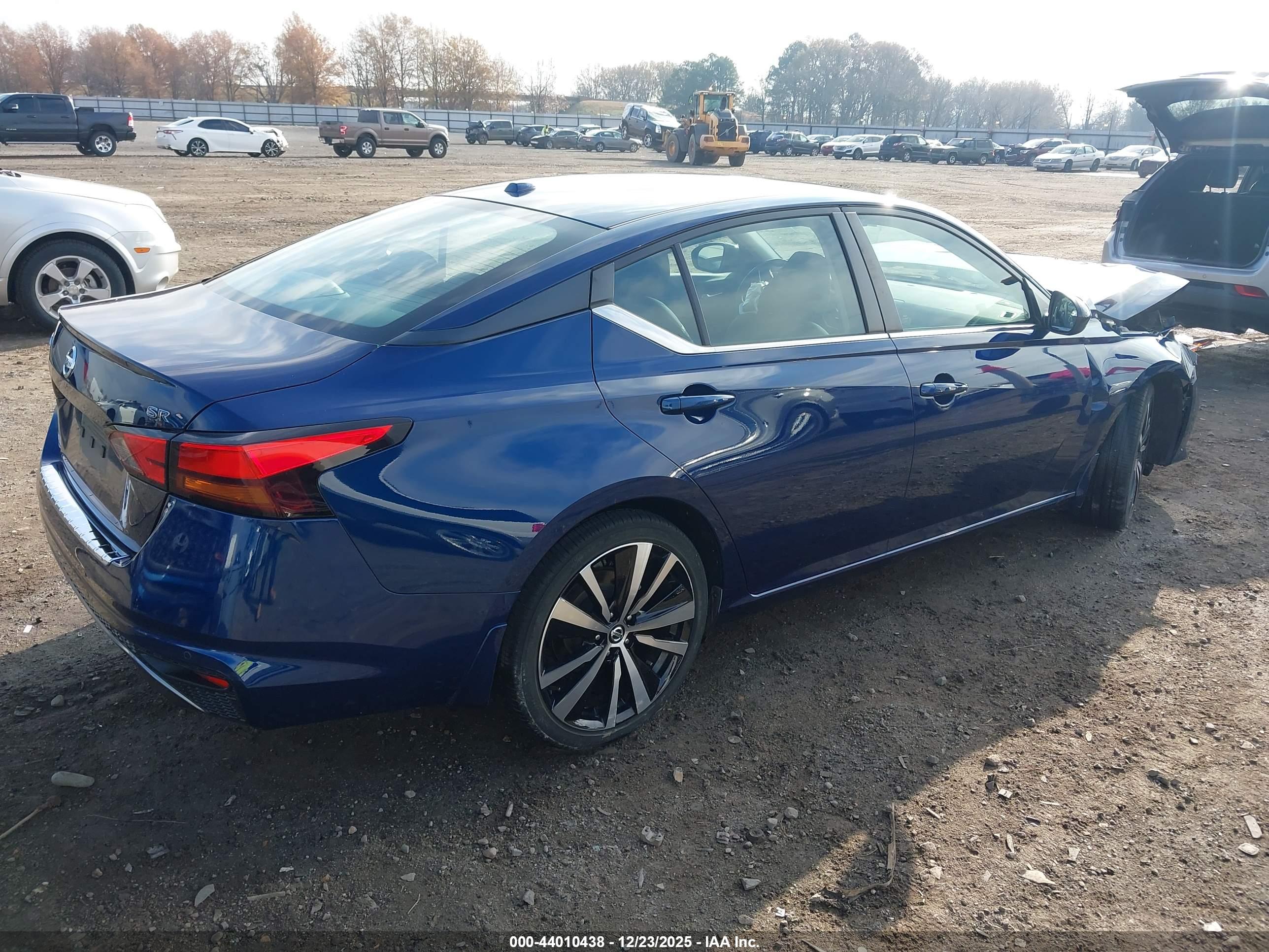 NISSAN ALTIMA image 4