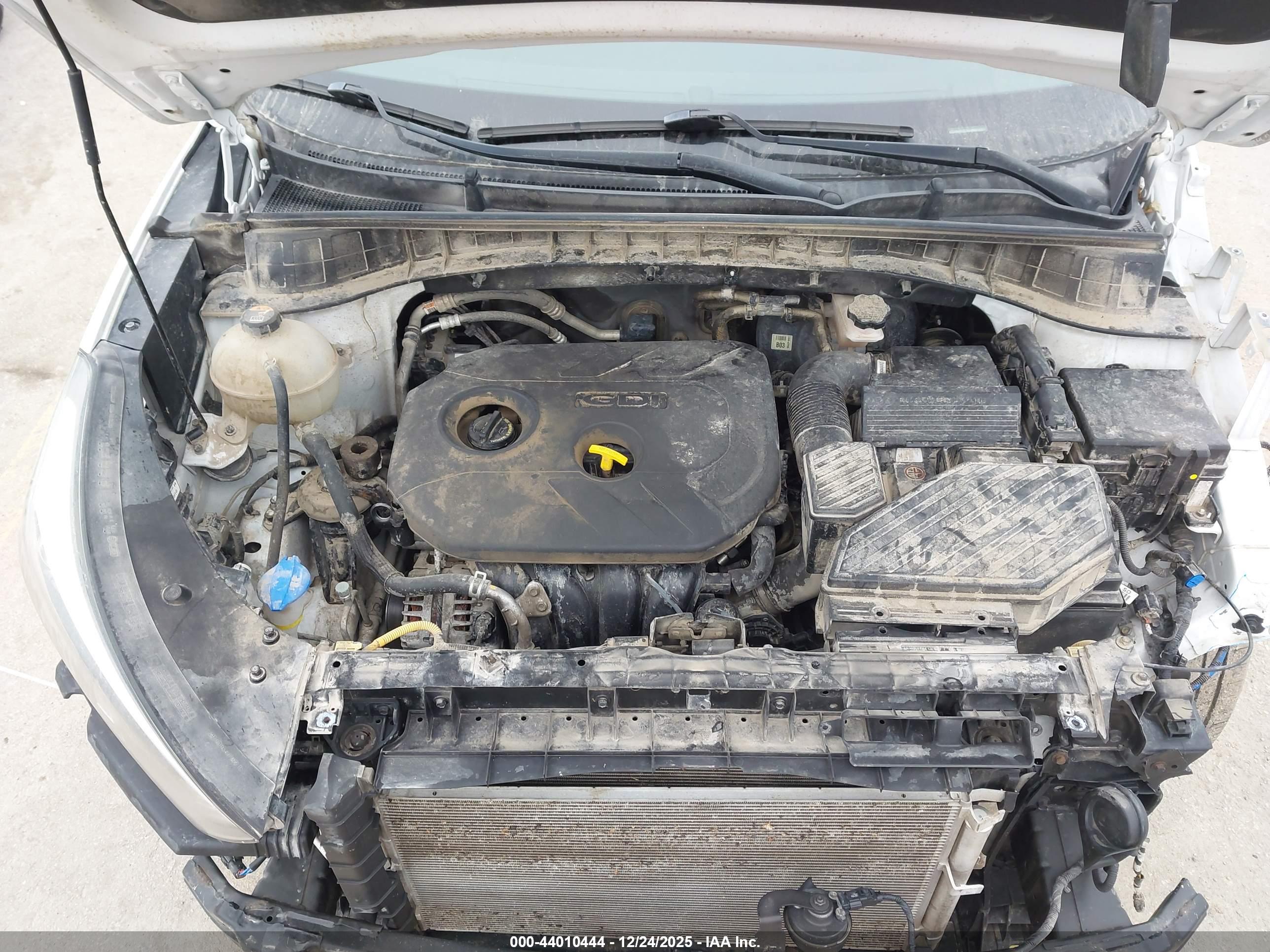 HYUNDAI TUCSON image 10
