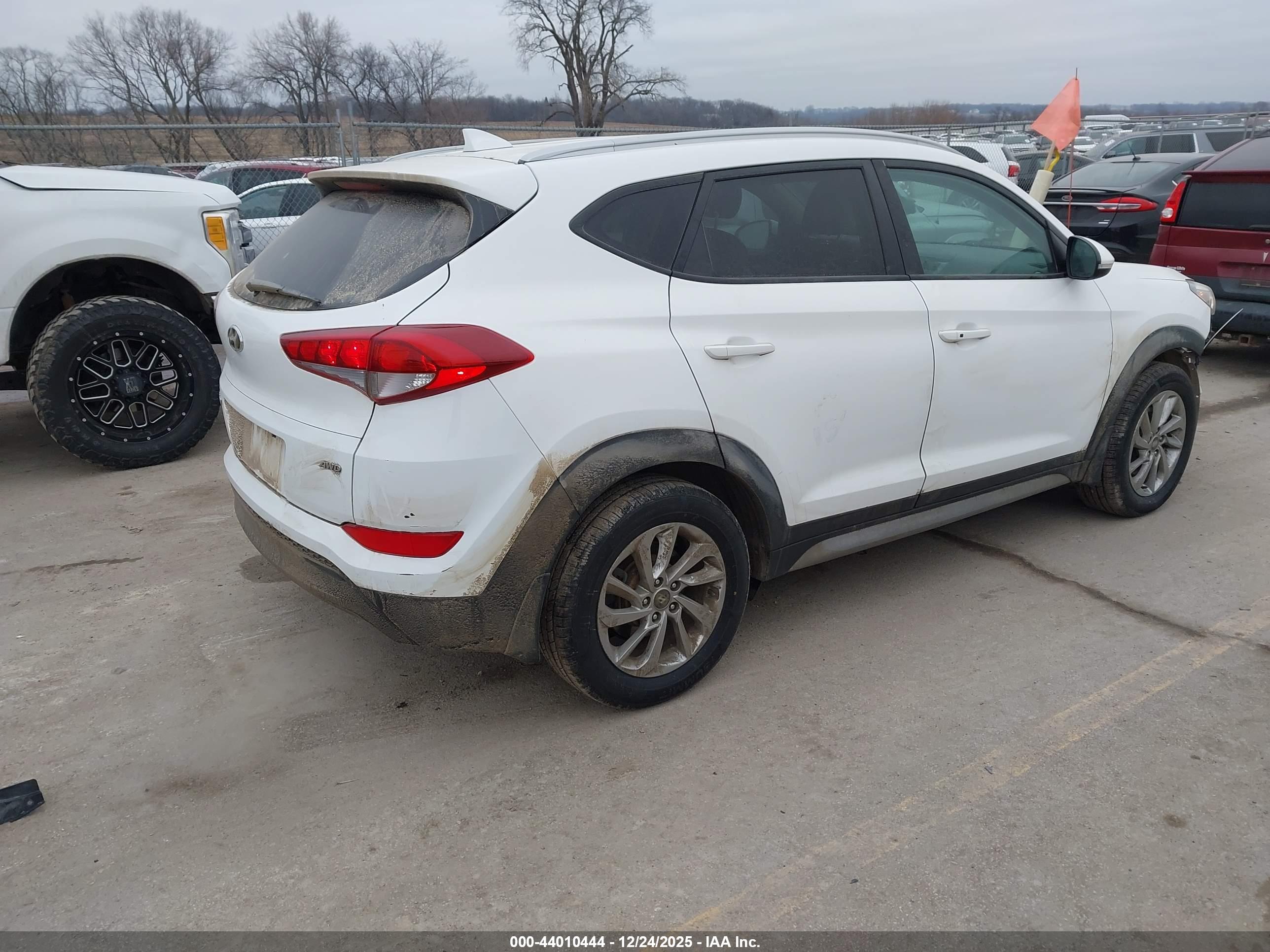 HYUNDAI TUCSON image 4