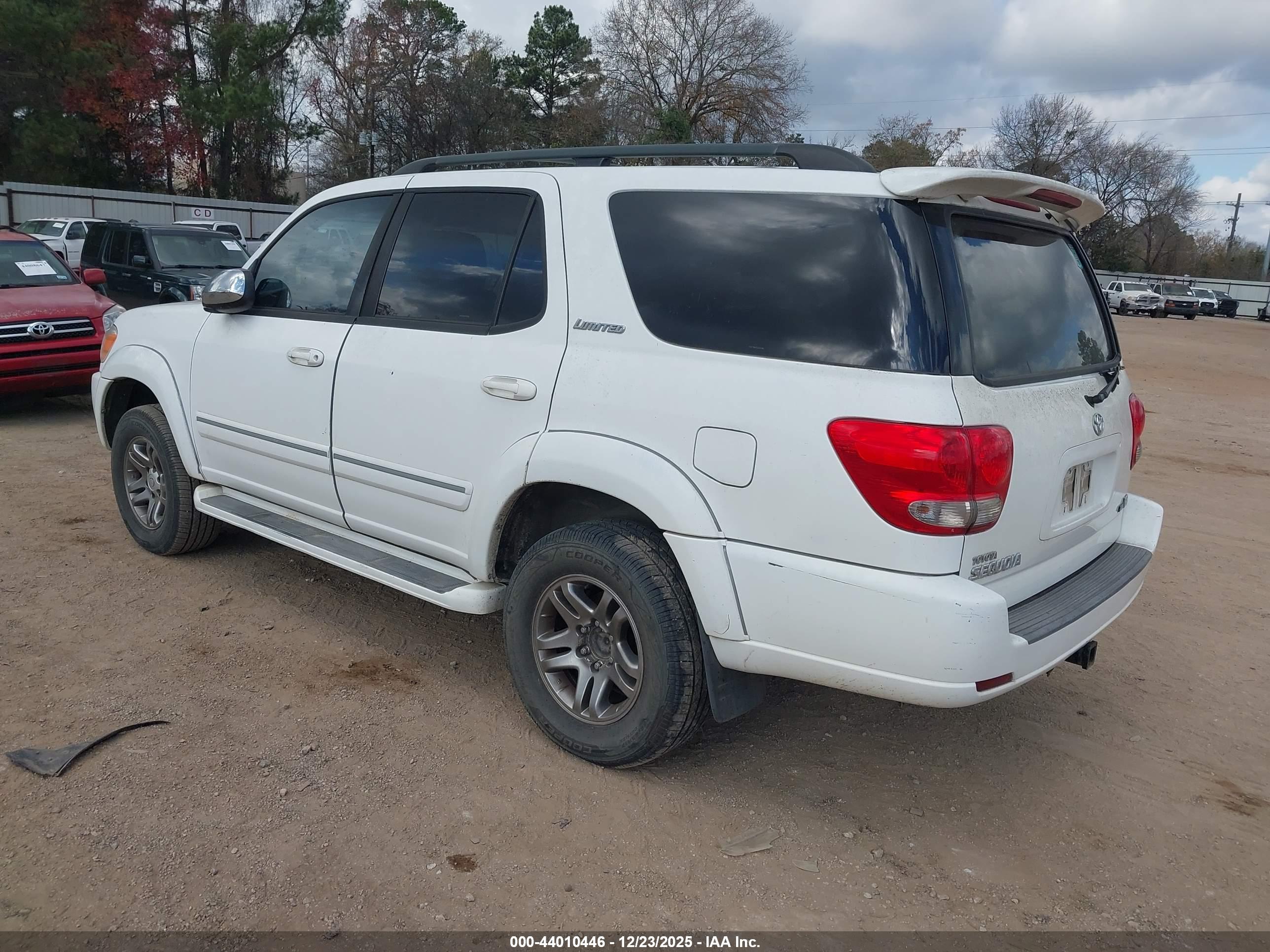TOYOTA SEQUOIA image 3