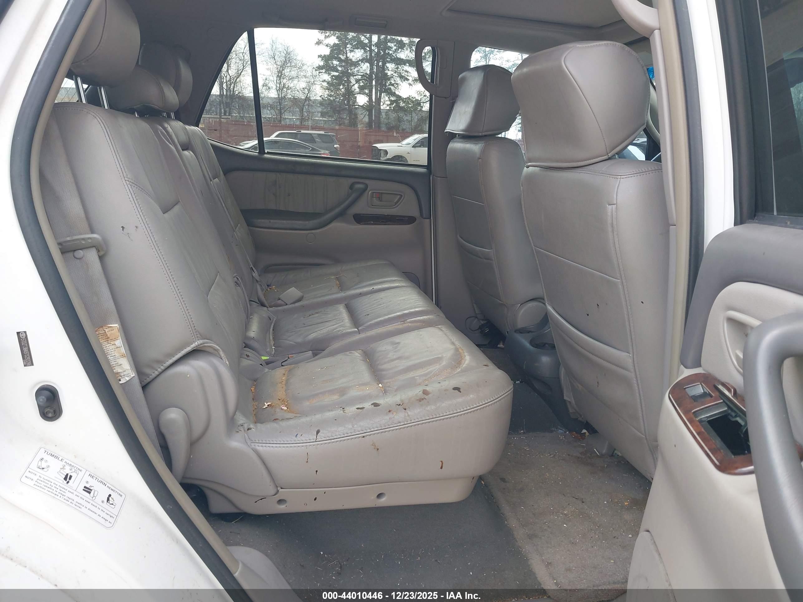 TOYOTA SEQUOIA image 8