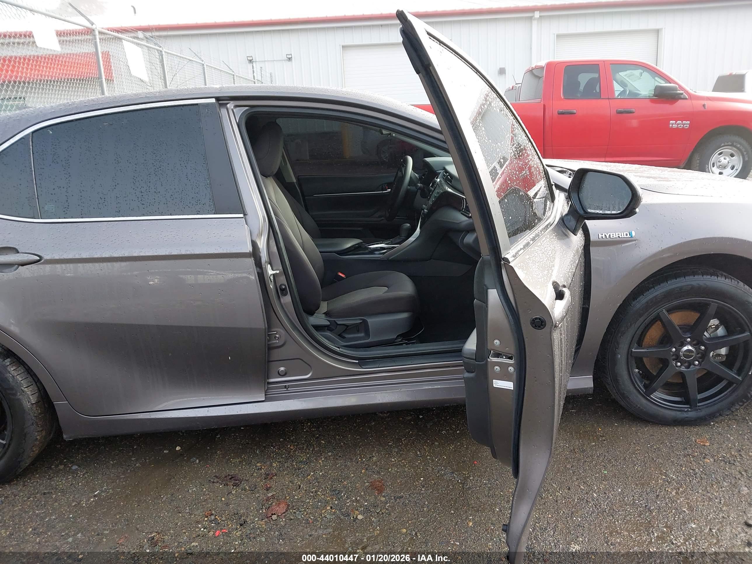 TOYOTA CAMRY image 5