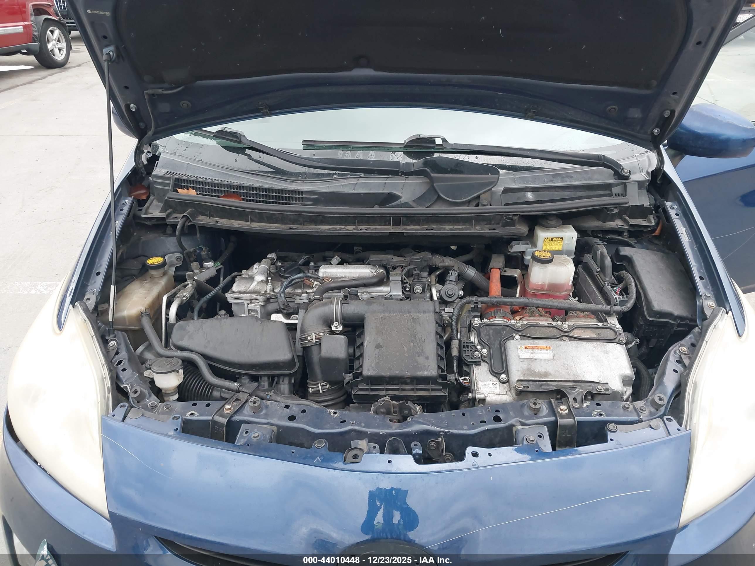 TOYOTA PRIUS image 10