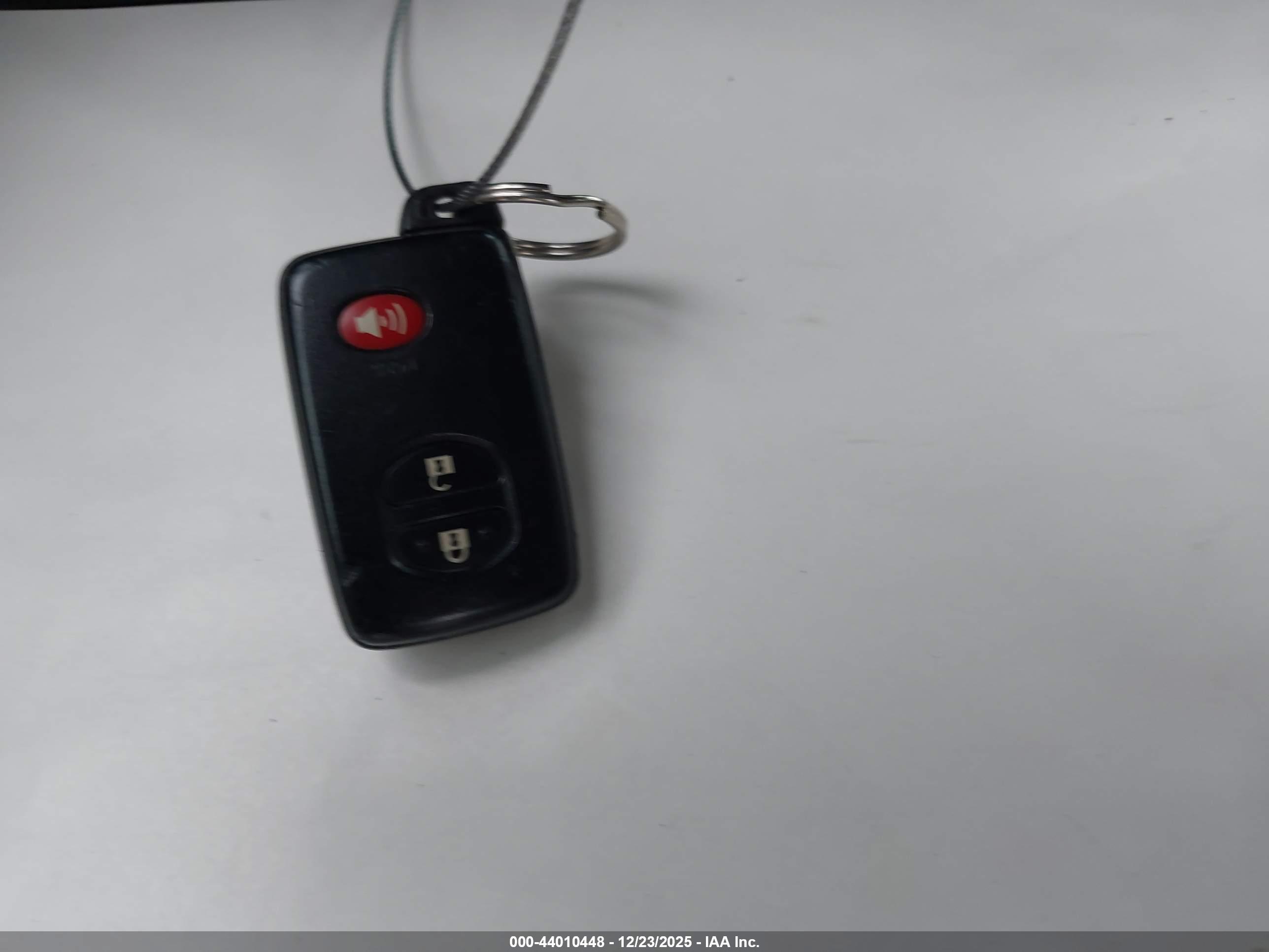 TOYOTA PRIUS image 11
