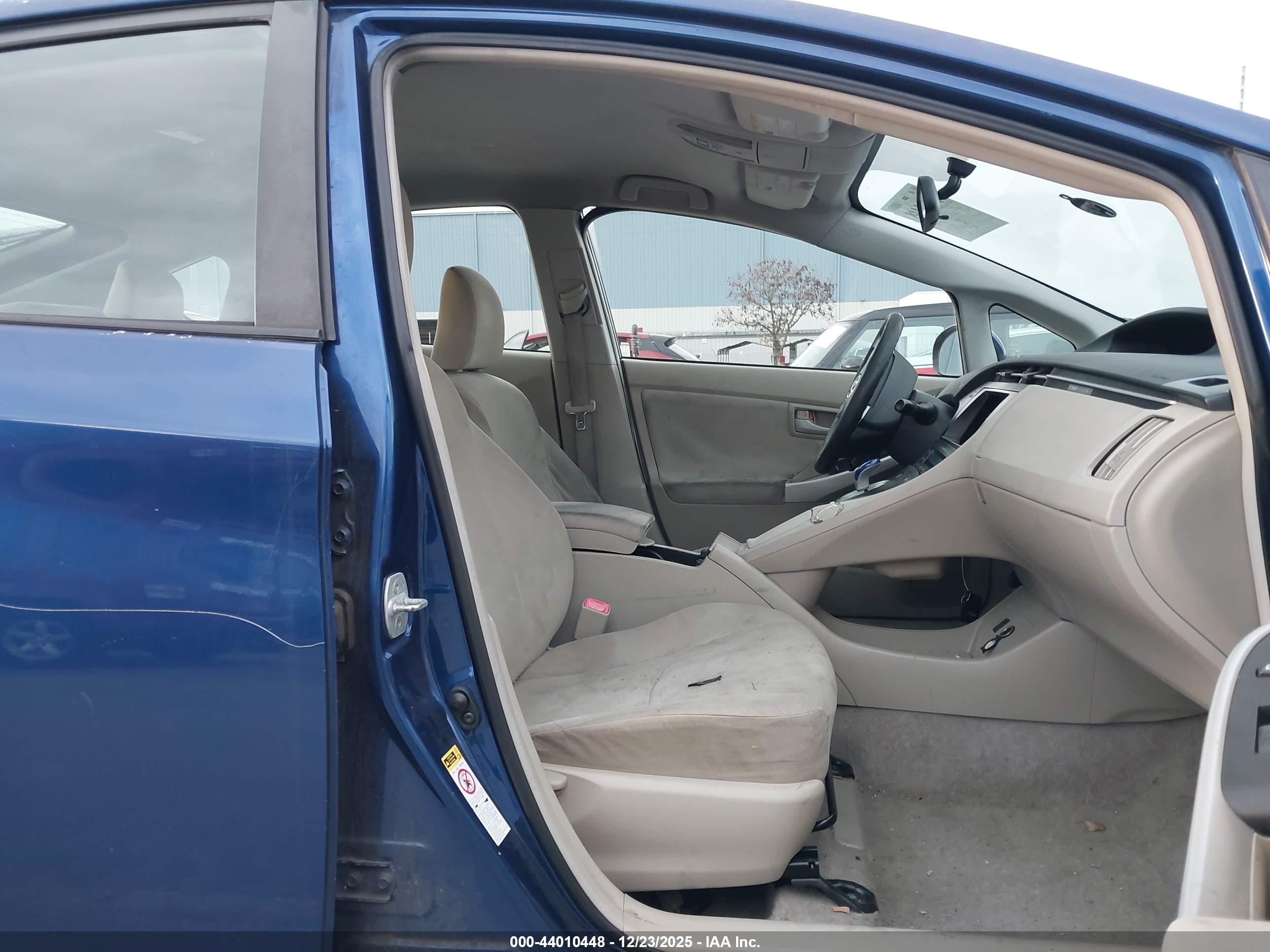 TOYOTA PRIUS image 5