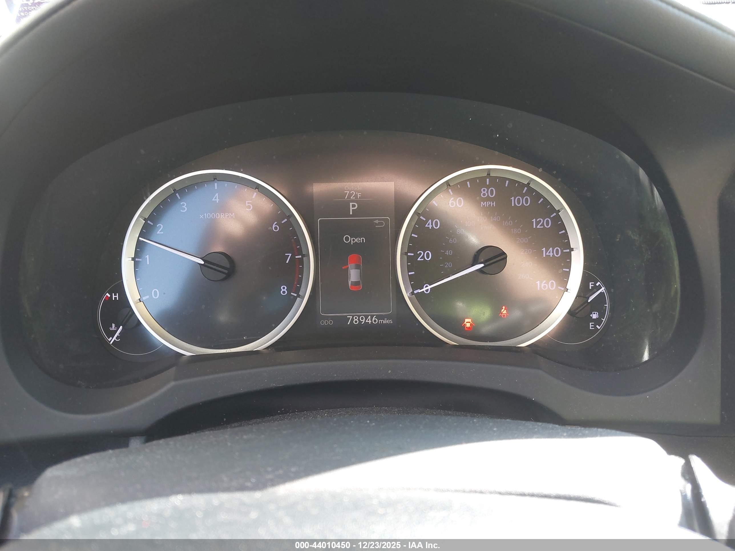 LEXUS IS image 7