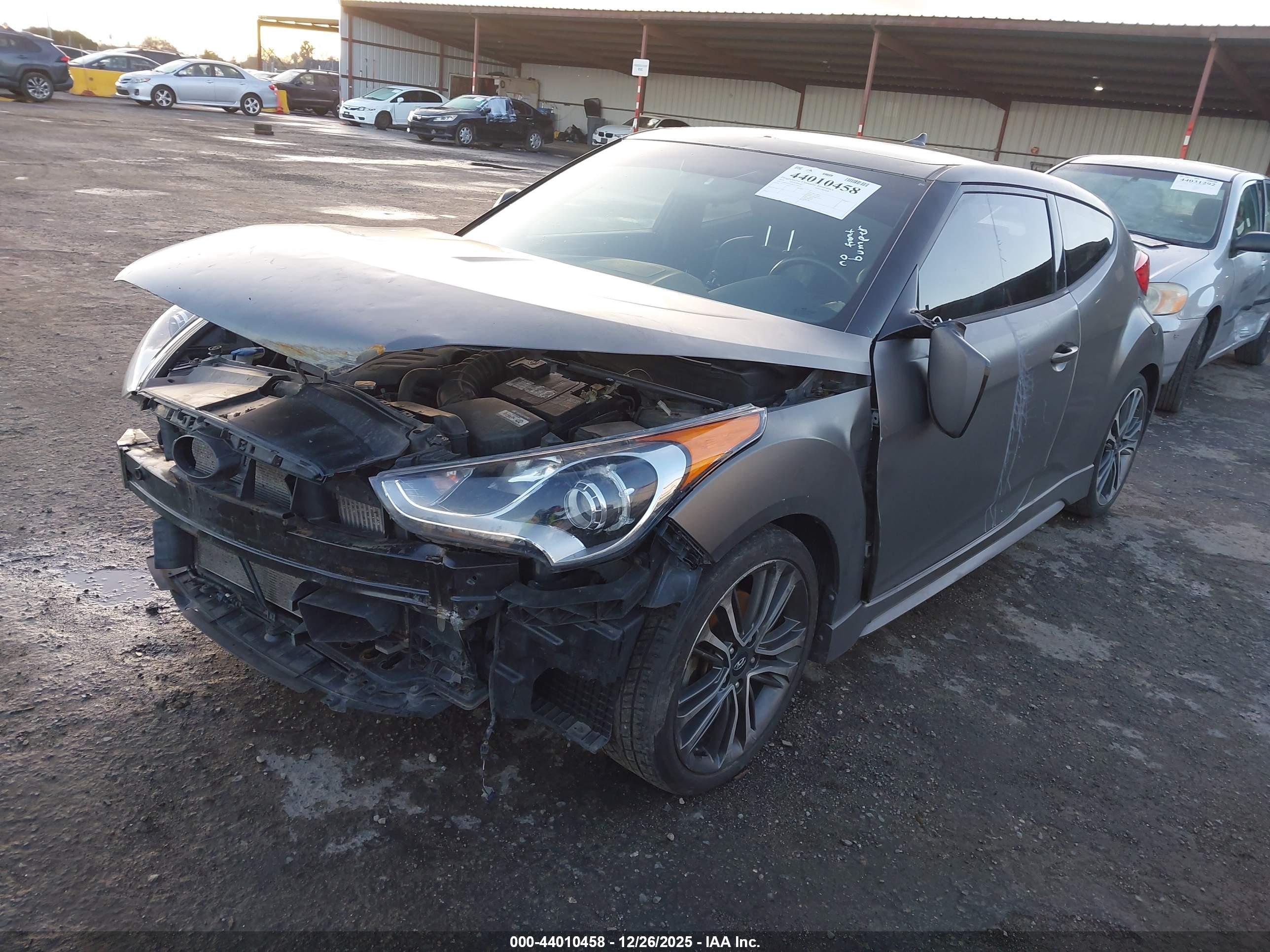 HYUNDAI VELOSTER image 2