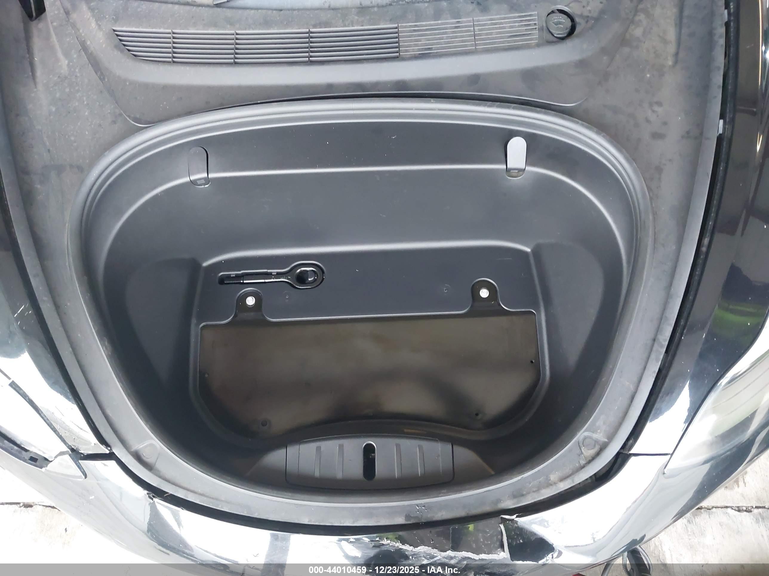 TESLA MODEL image 10