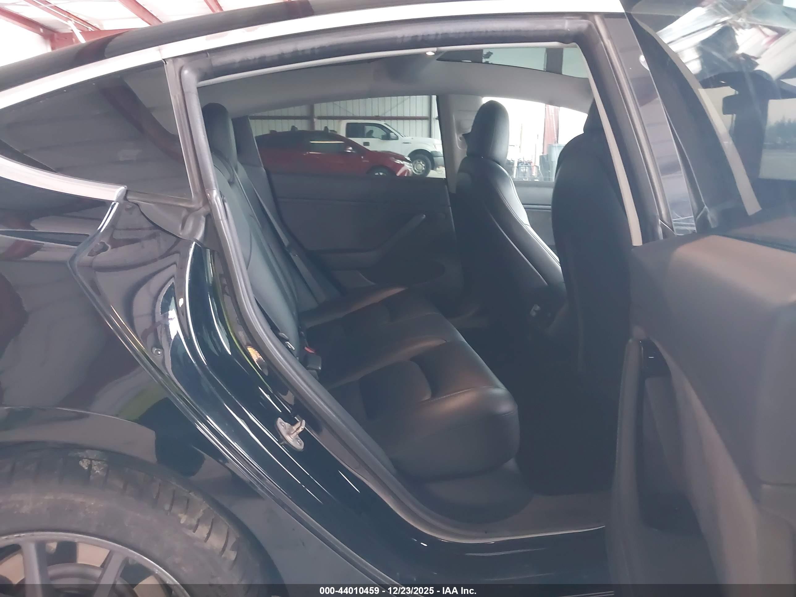 TESLA MODEL image 8