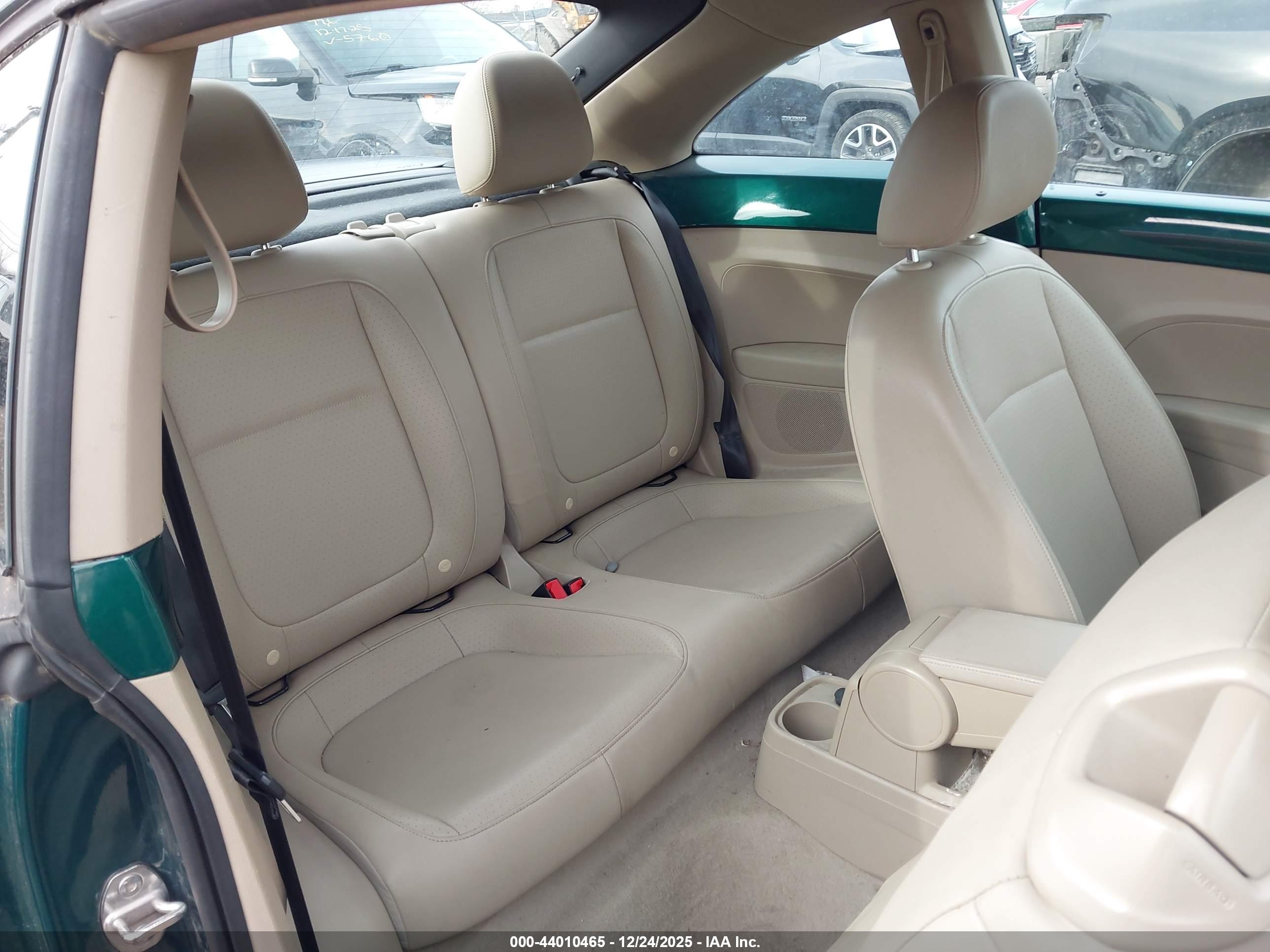 VOLKSWAGEN BEETLE image 8