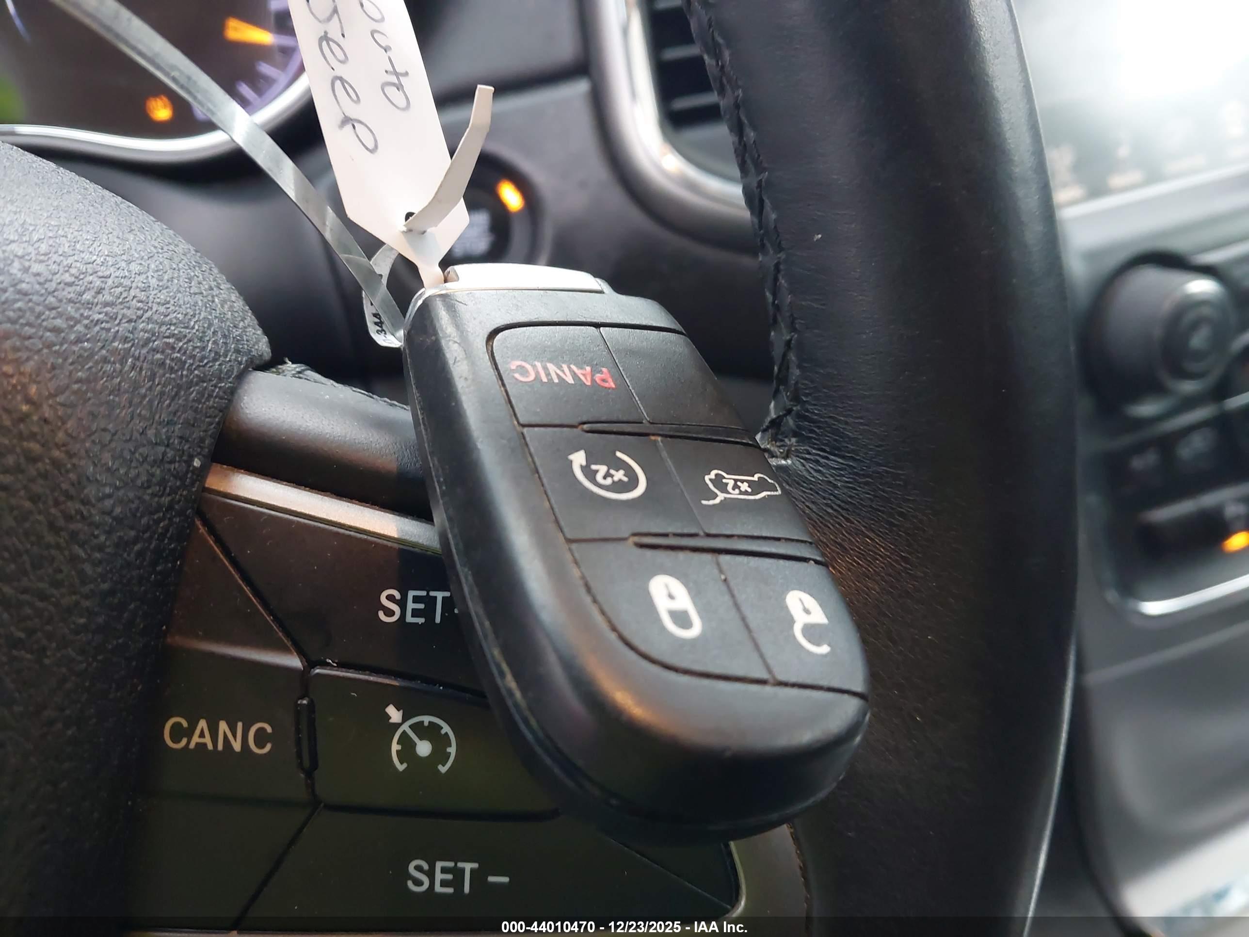 JEEP GRAND image 11