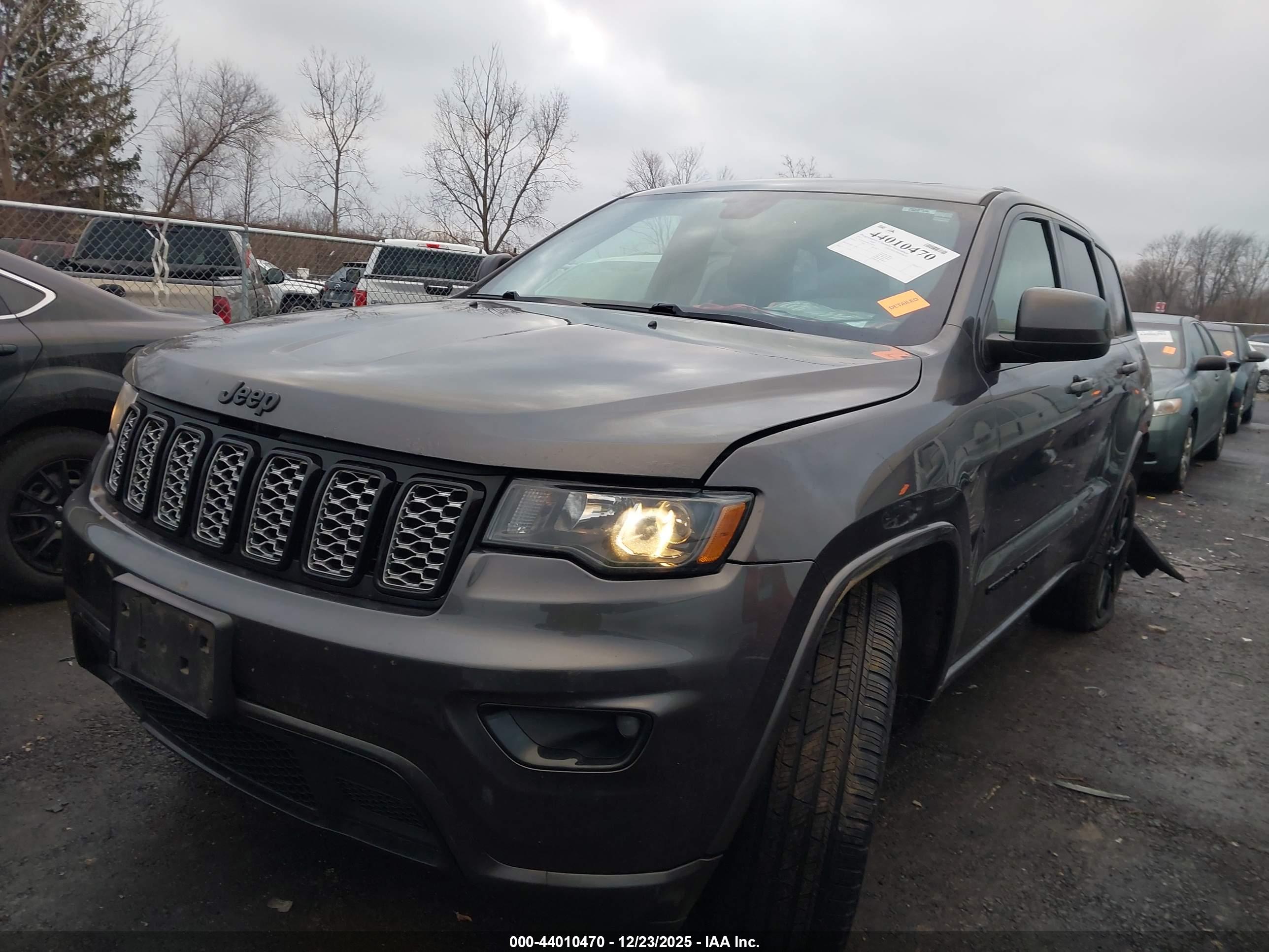 JEEP GRAND image 2