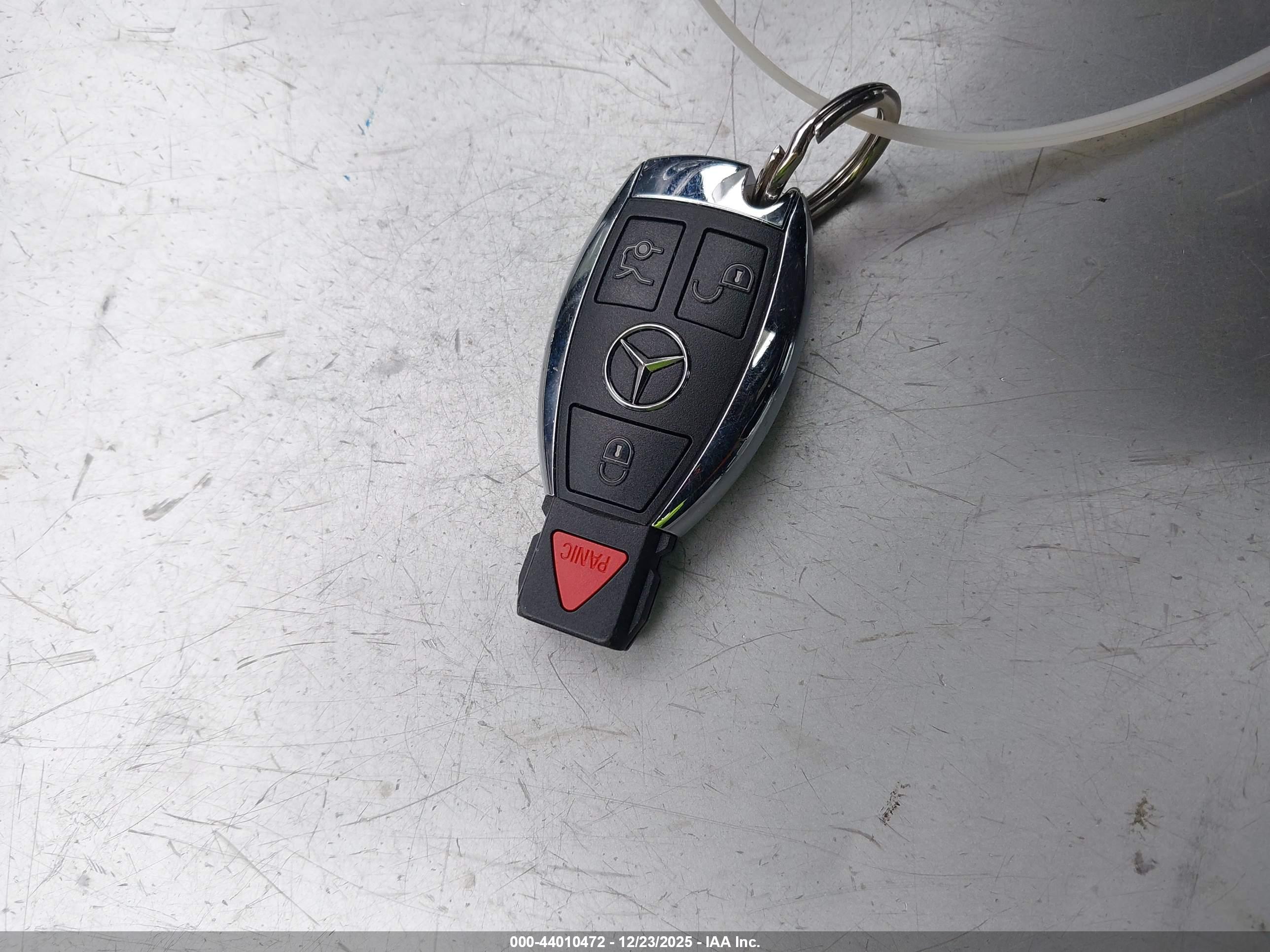MERCEDES-BENZ E image 11