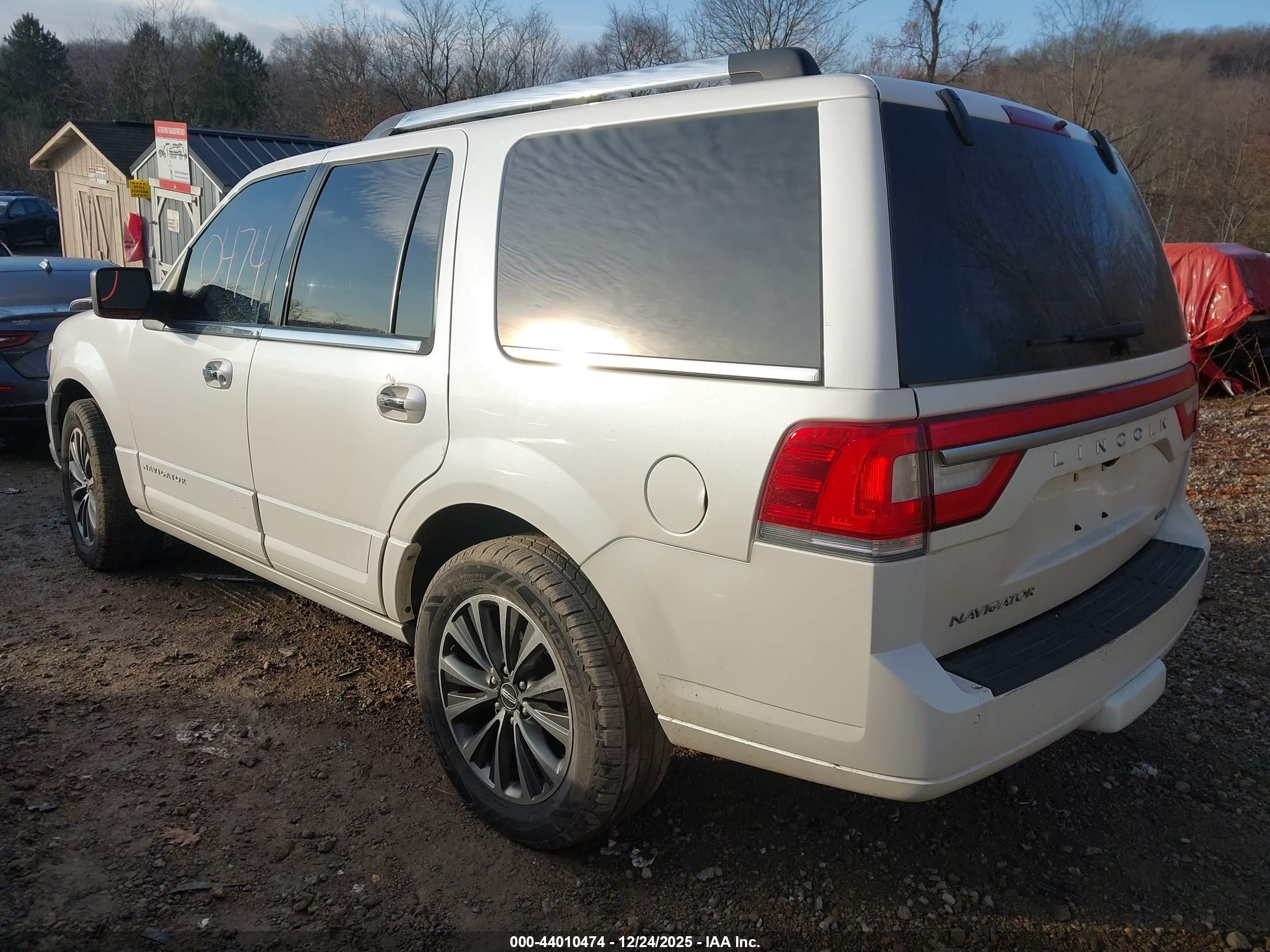 LINCOLN NAVIGATOR image 3