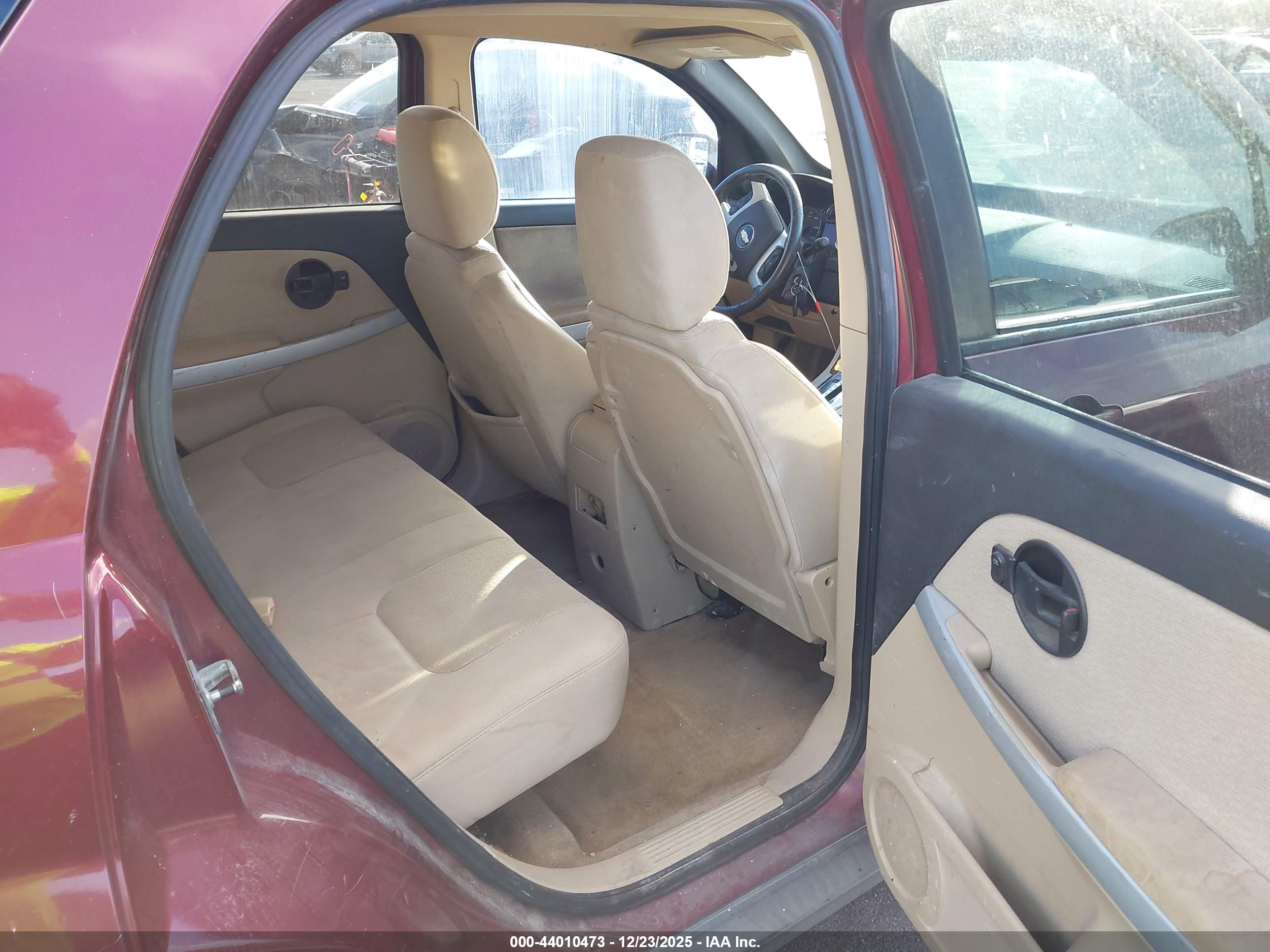 CHEVROLET EQUINOX image 8