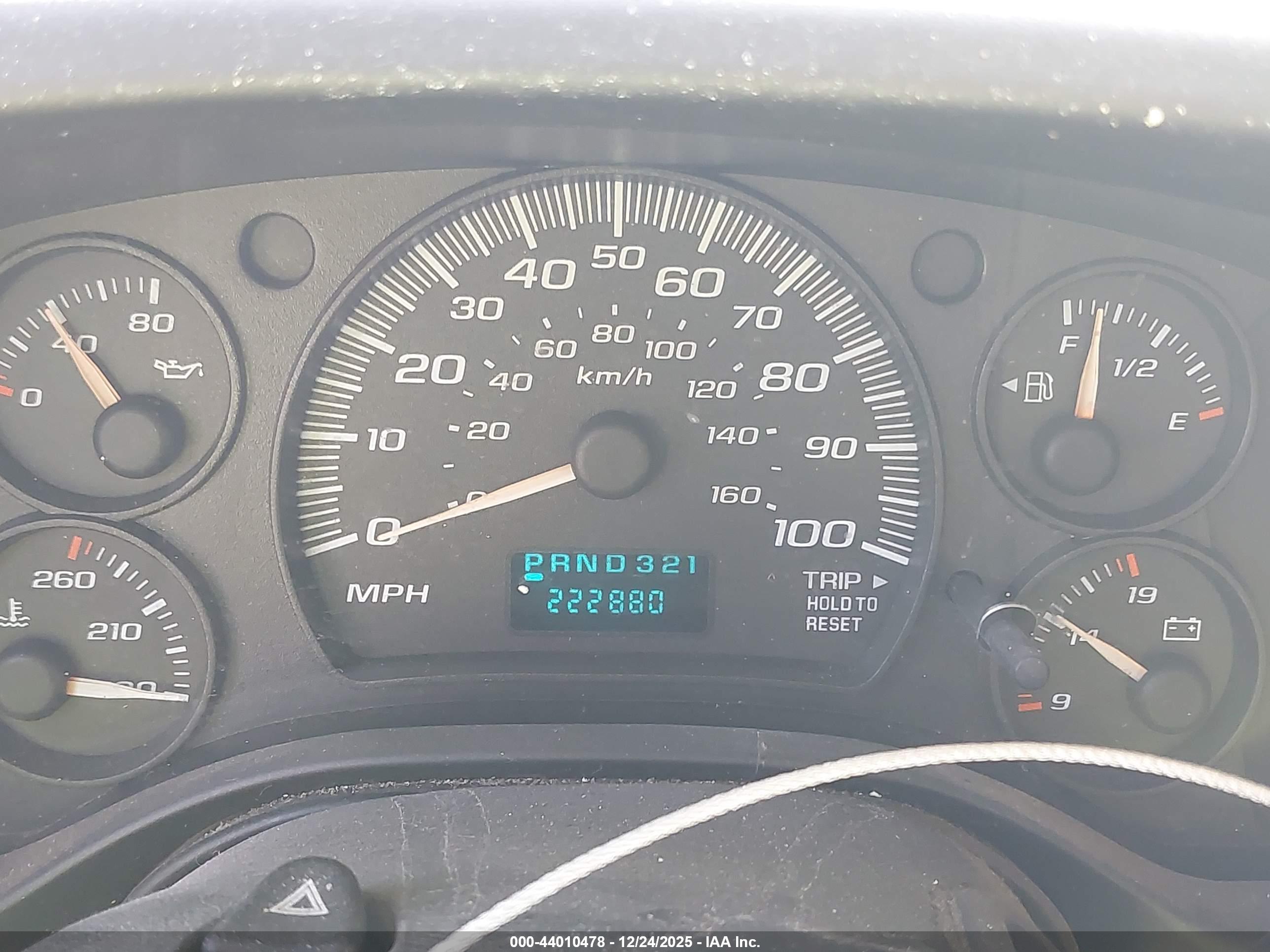 CHEVROLET EXPRESS image 7