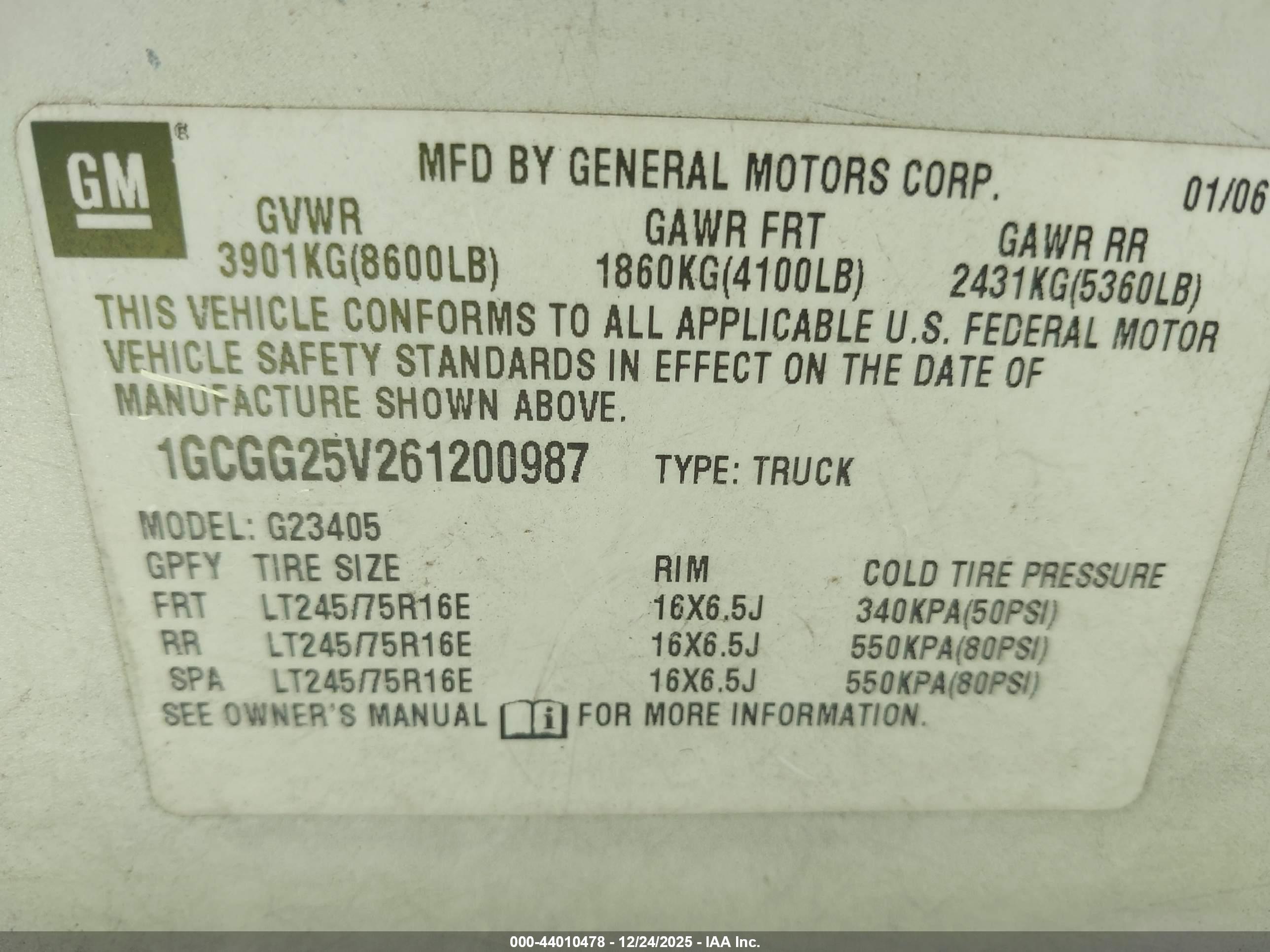 CHEVROLET EXPRESS image 9