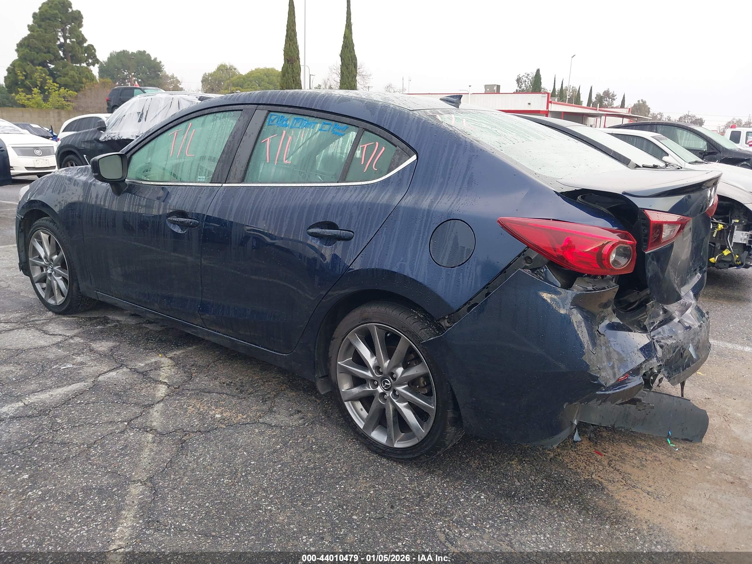 MAZDA MAZDA3 image 3