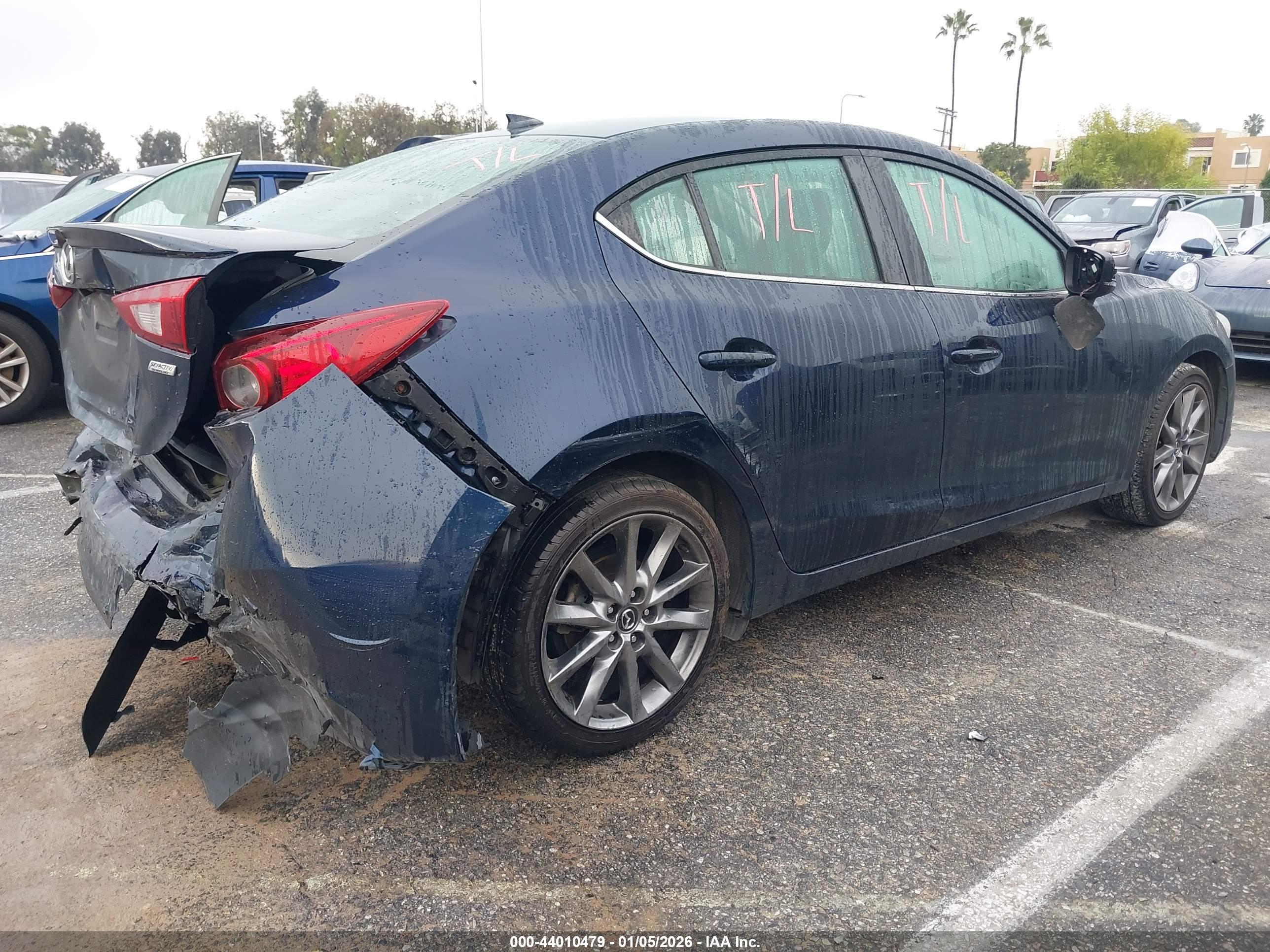 MAZDA MAZDA3 image 4
