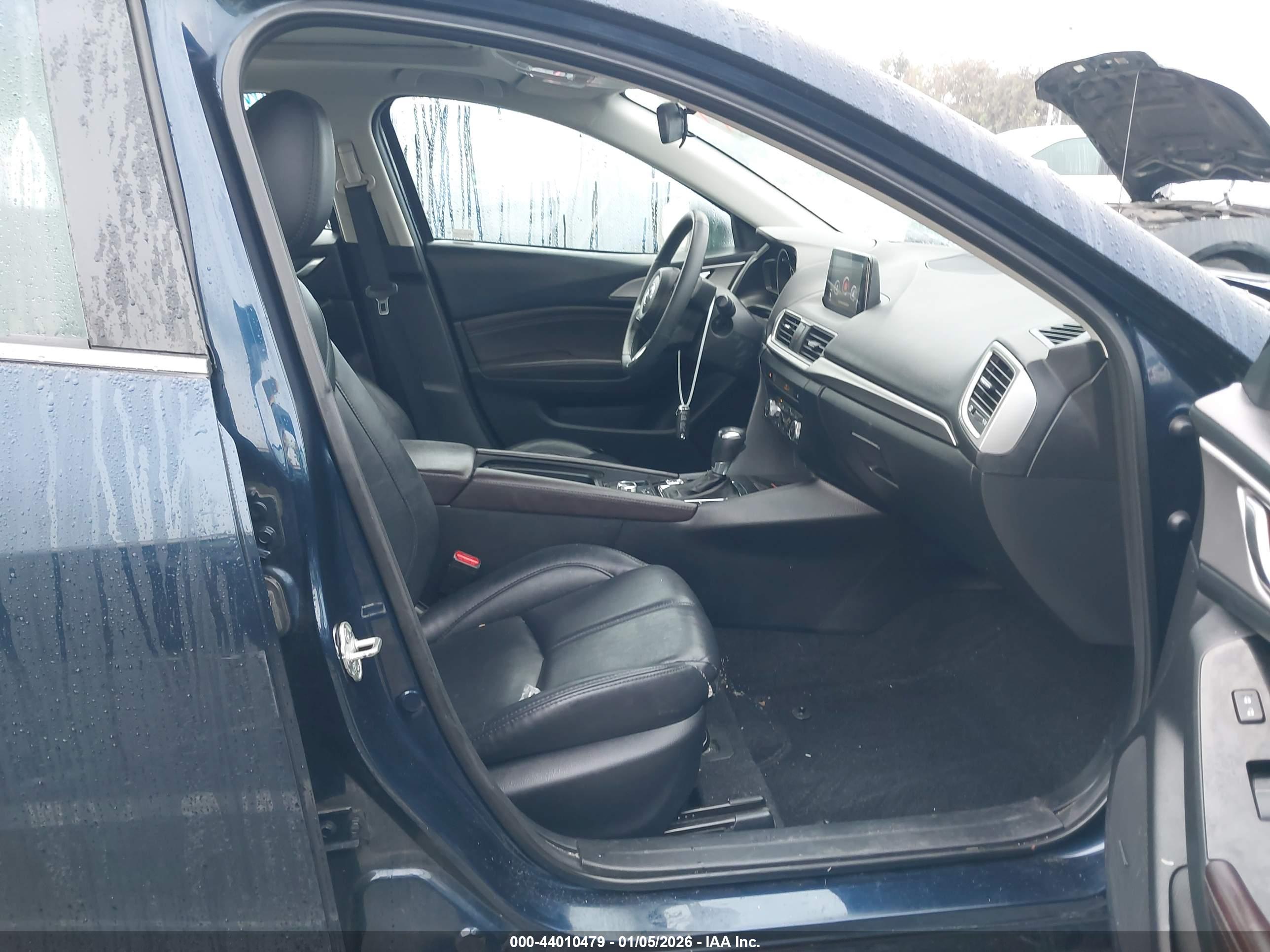 MAZDA MAZDA3 image 5