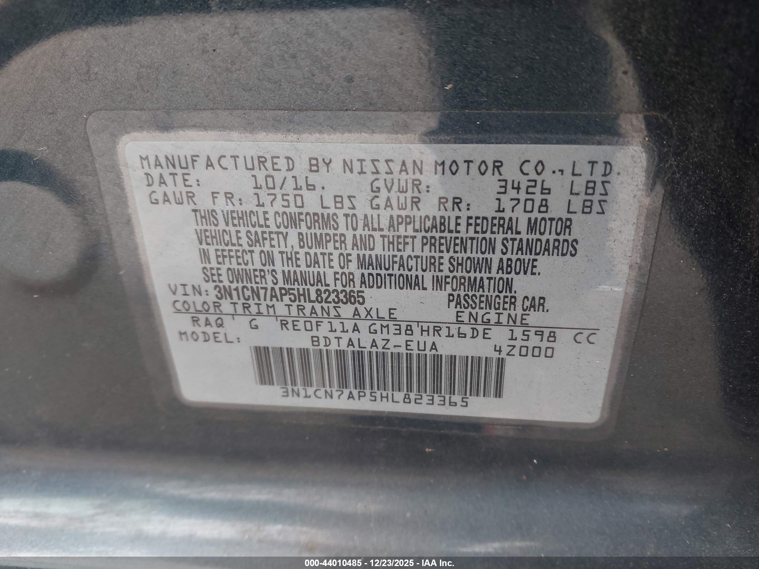 NISSAN VERSA image 9