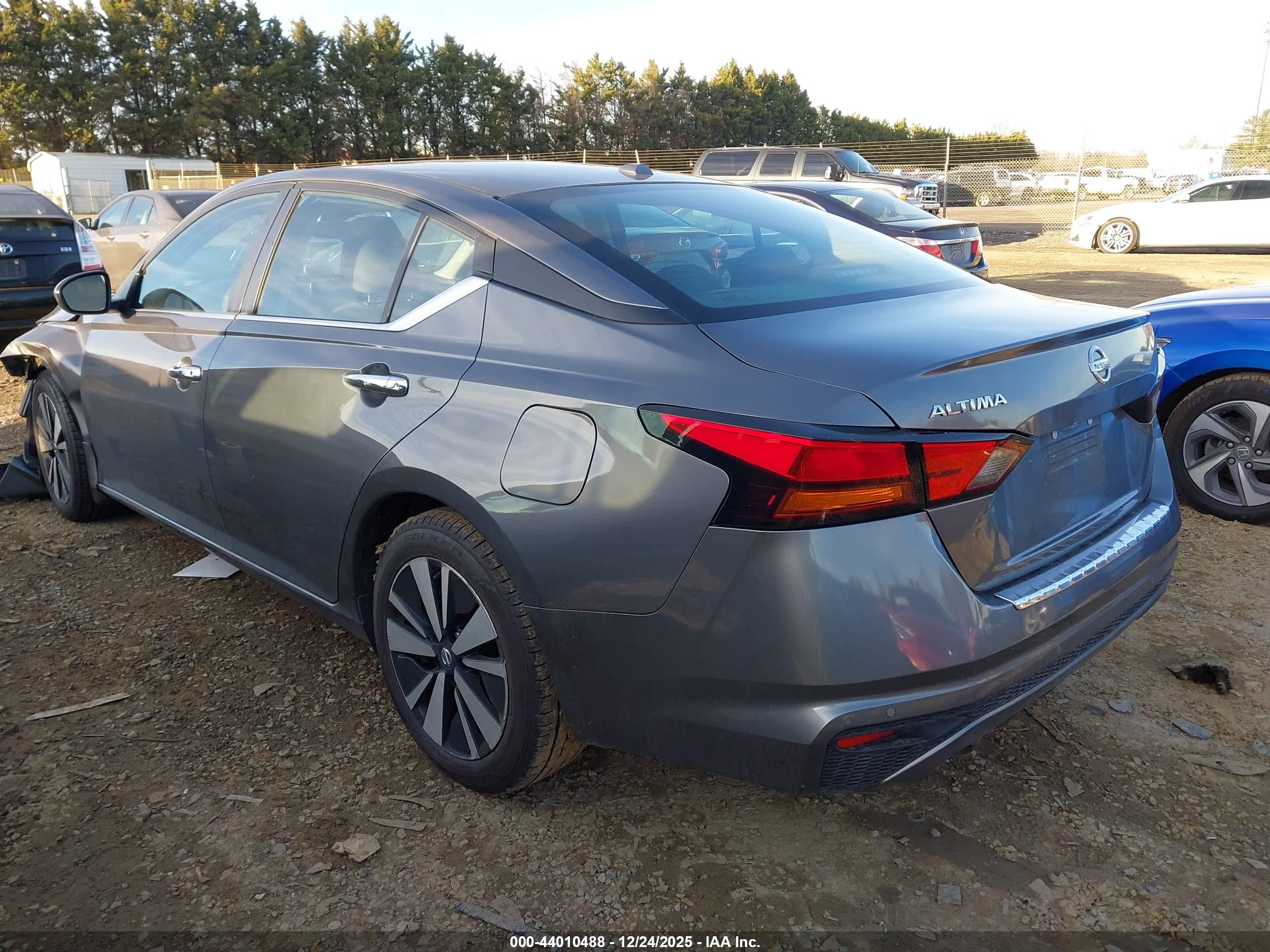 NISSAN ALTIMA image 3