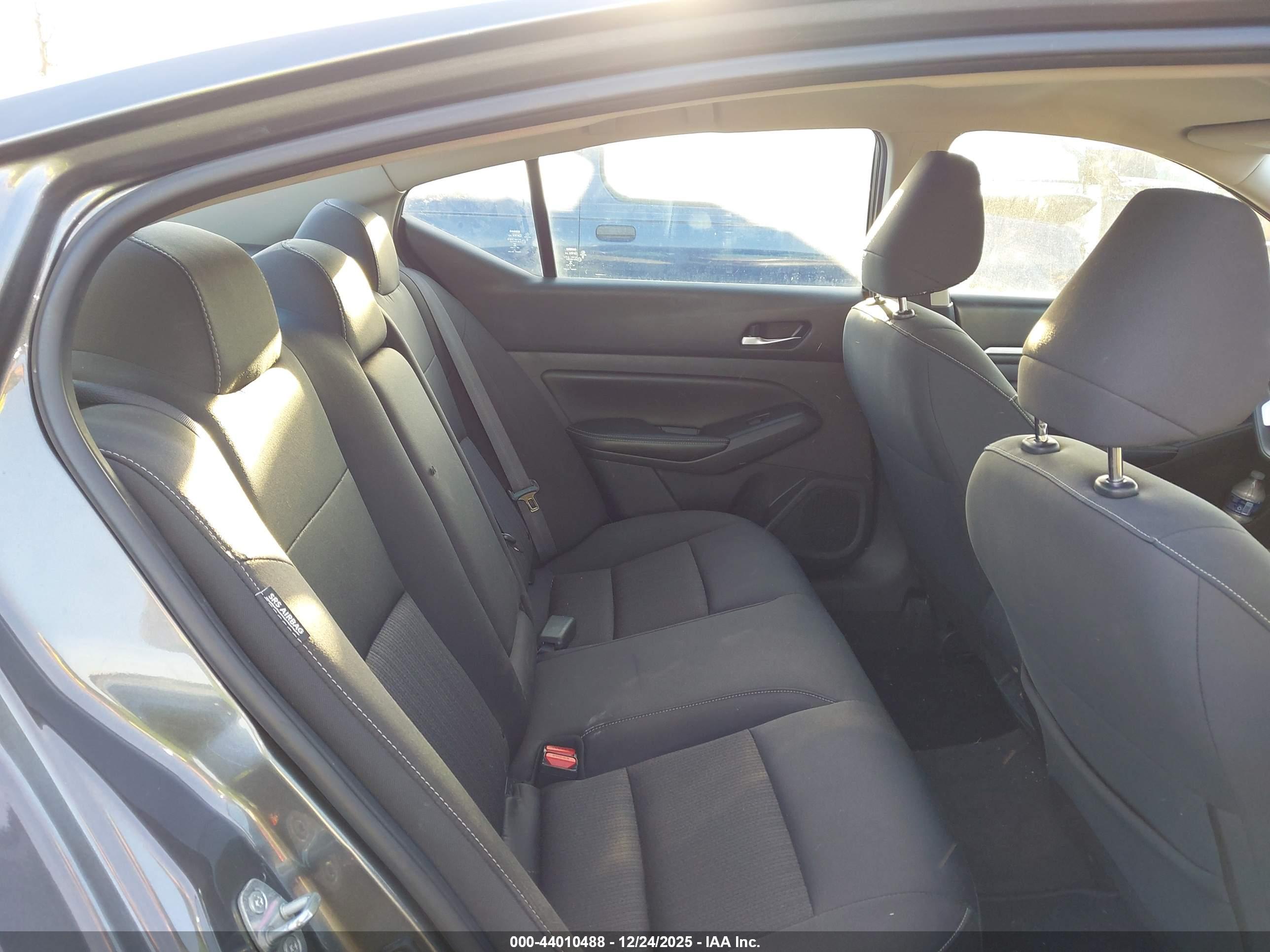 NISSAN ALTIMA image 8