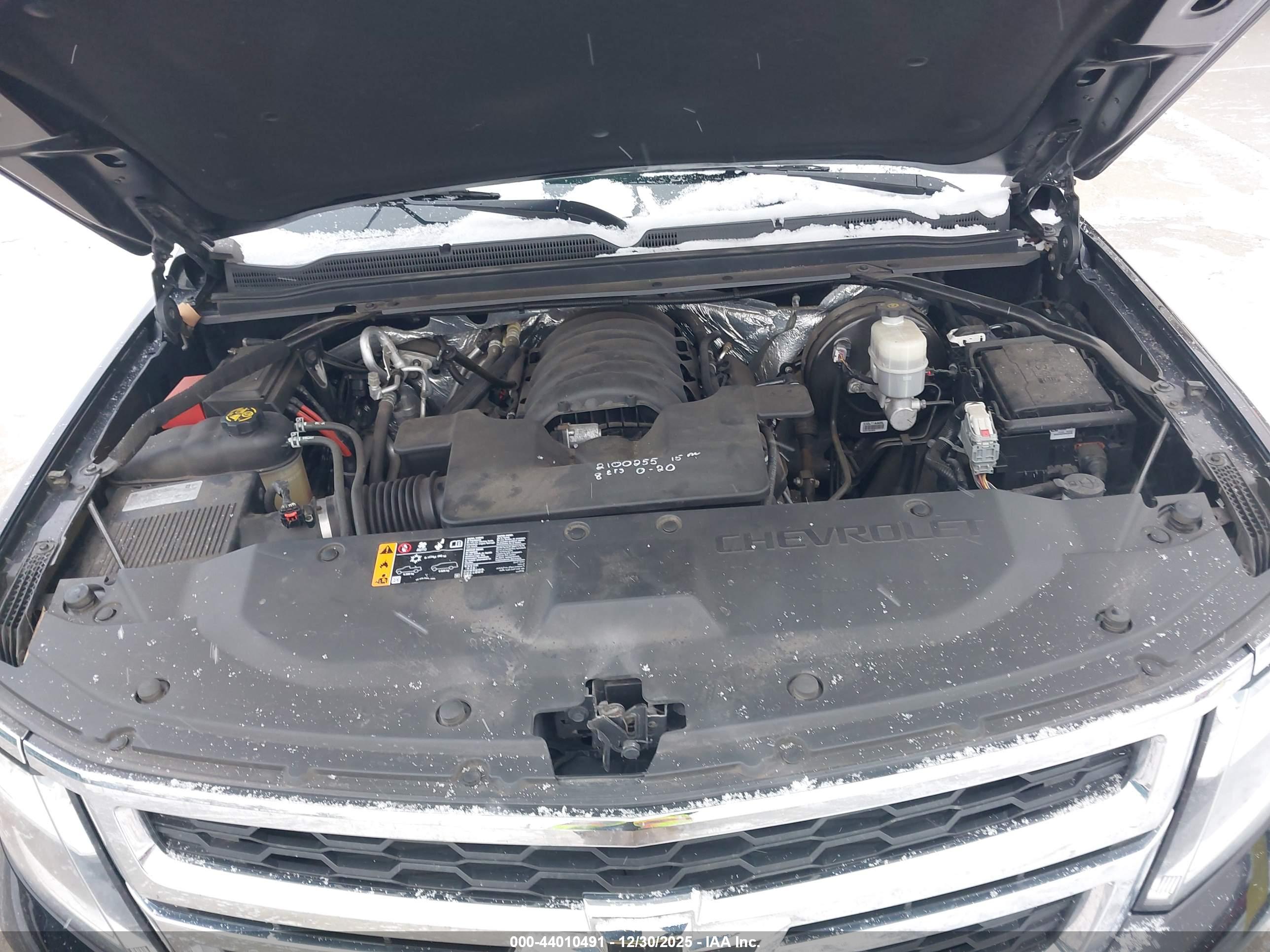 CHEVROLET SUBURBAN image 10