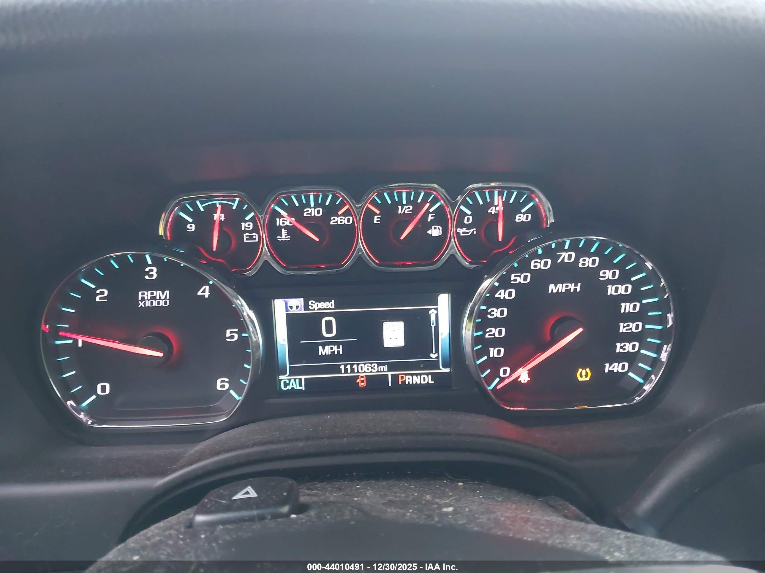 CHEVROLET SUBURBAN image 7