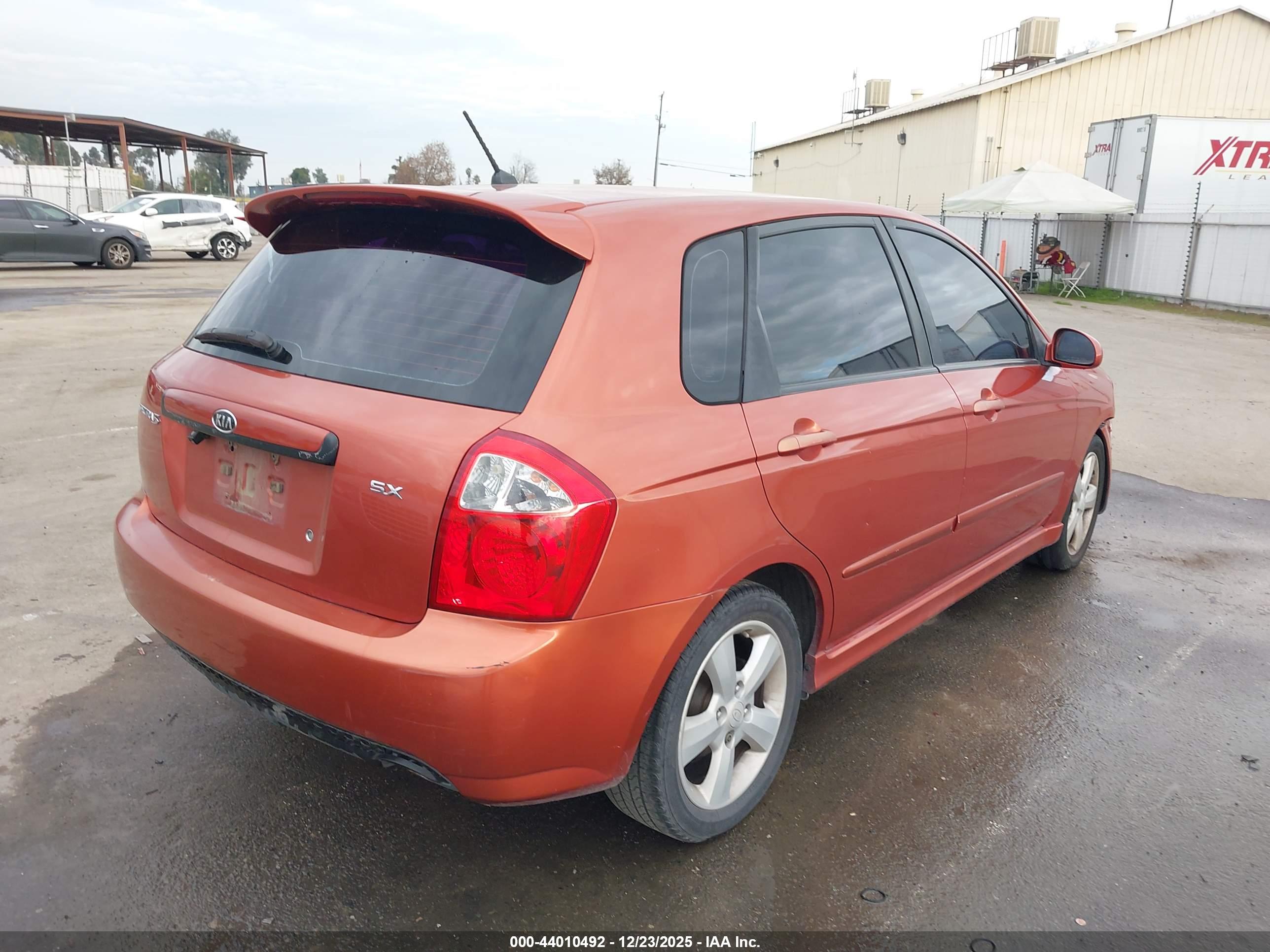 KIA SPECTRA5 image 4