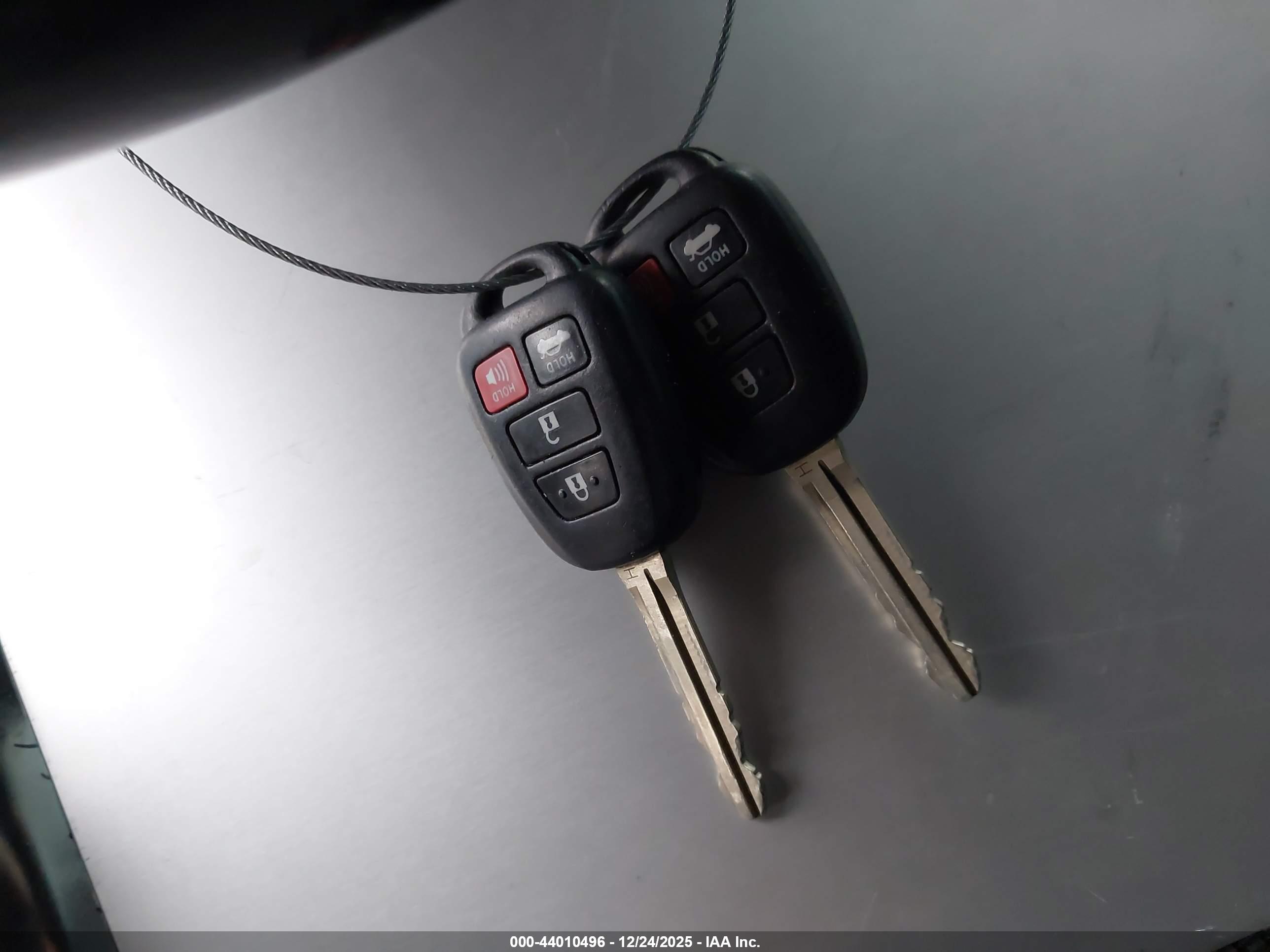 TOYOTA COROLLA image 11