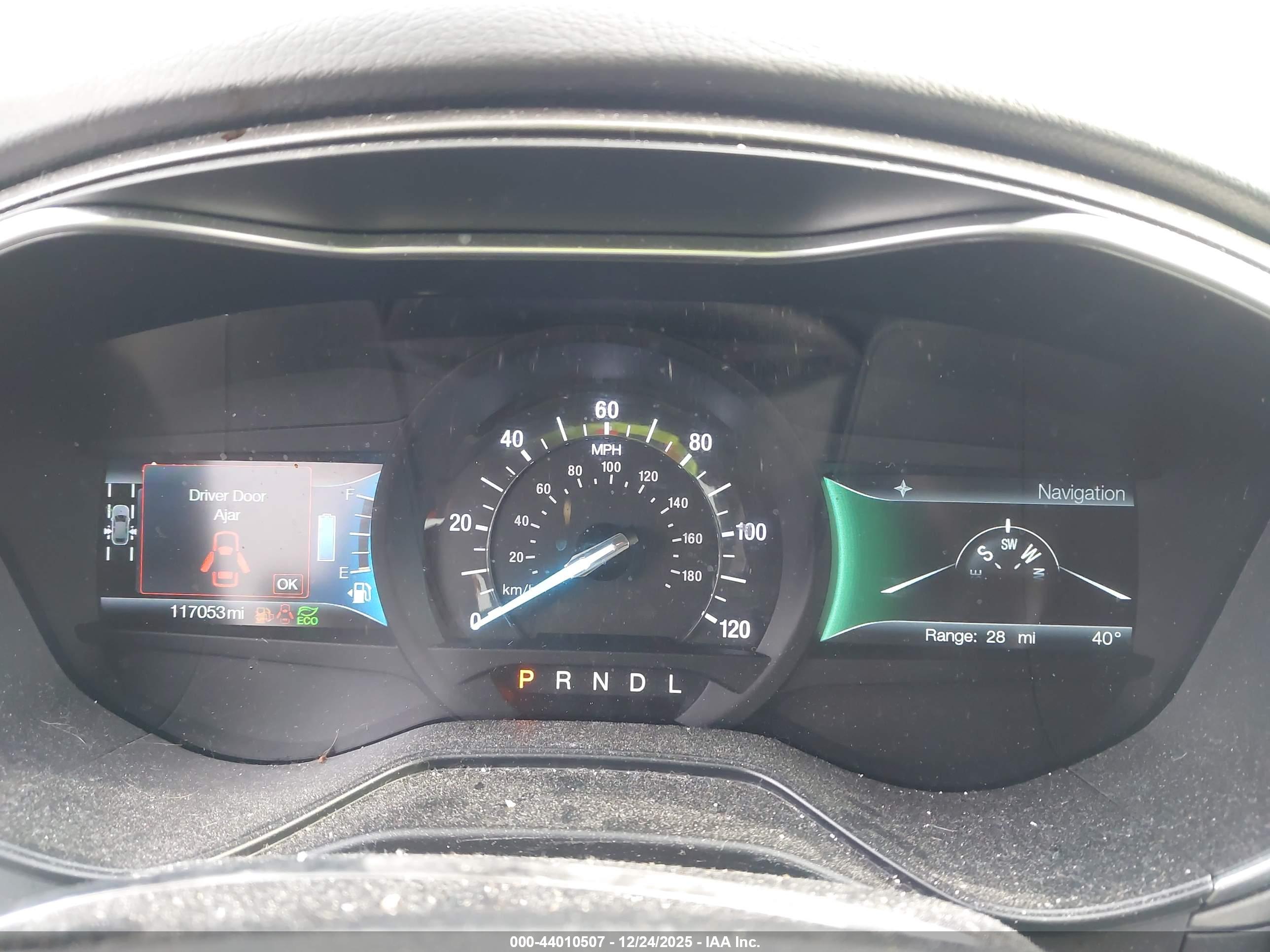 FORD FUSION image 7