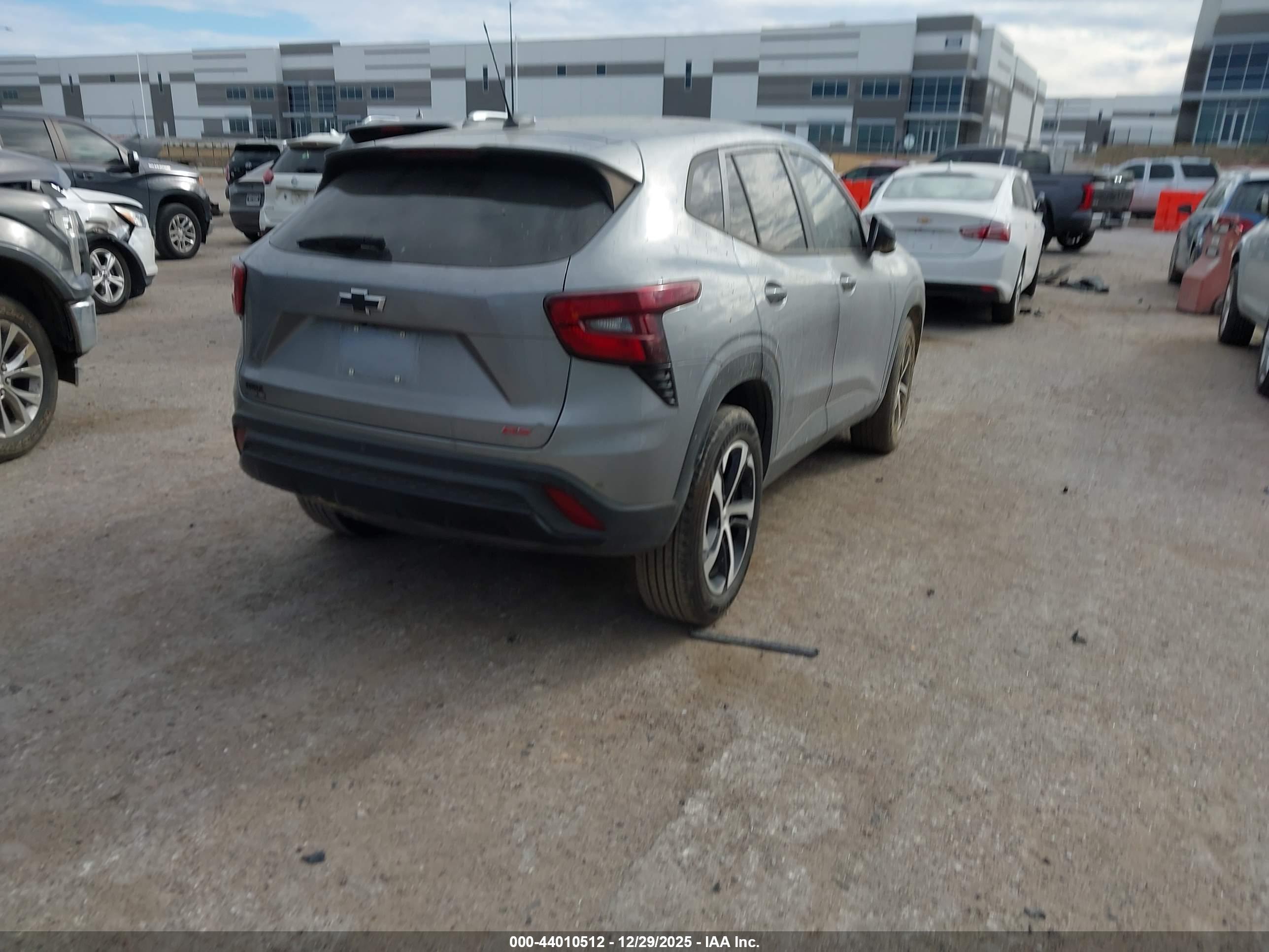 CHEVROLET TRAX image 4