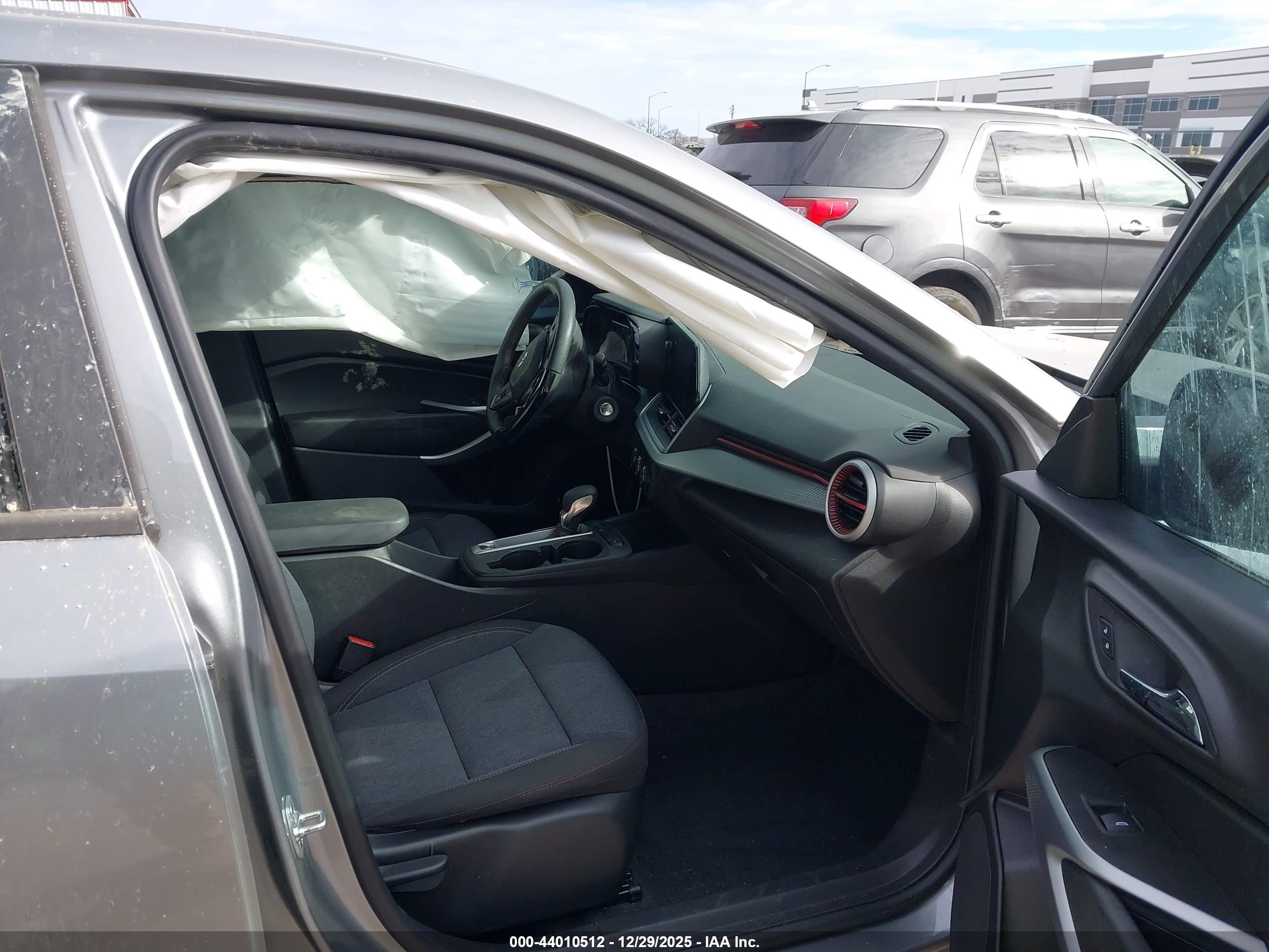 CHEVROLET TRAX image 5