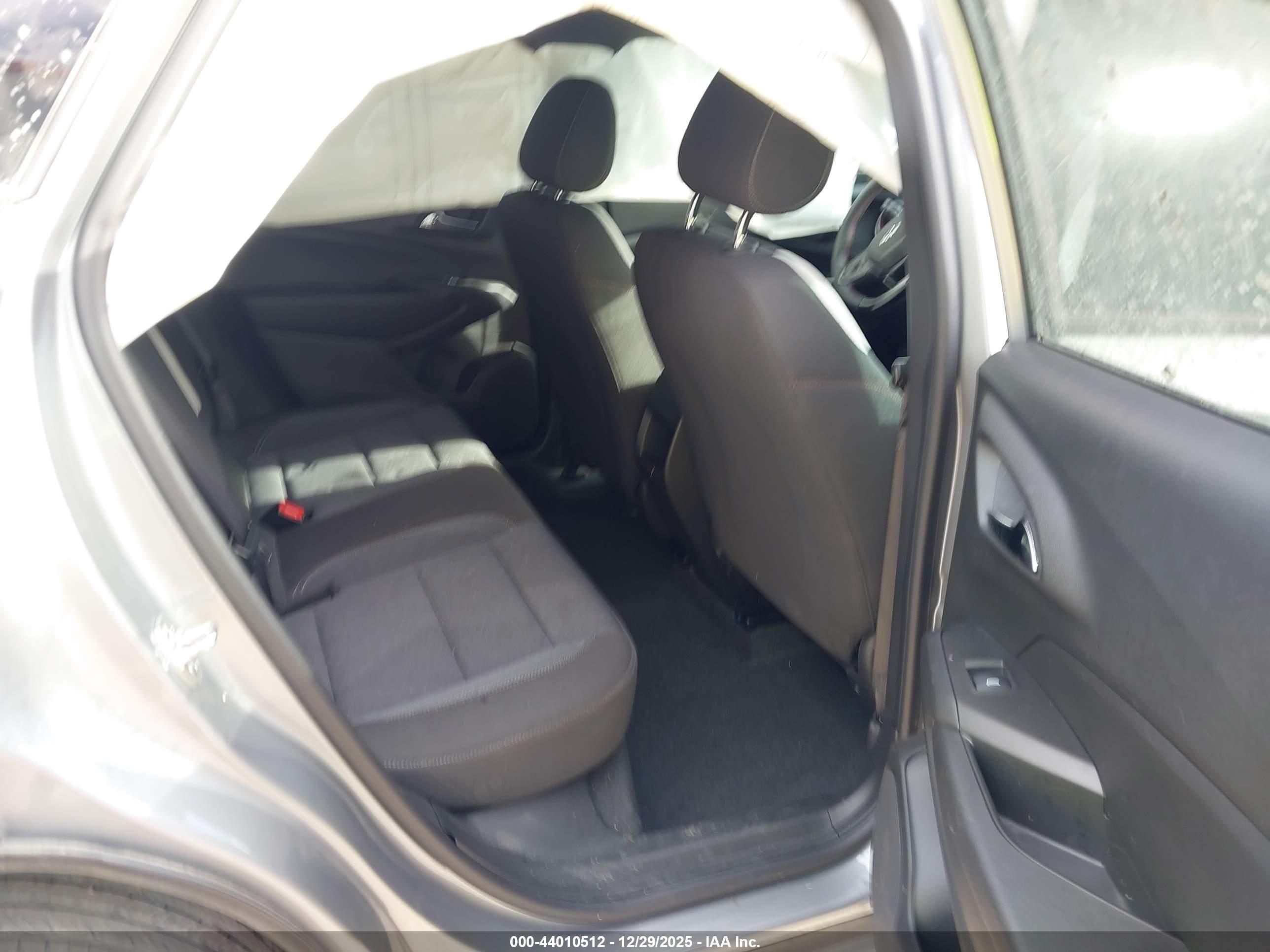 CHEVROLET TRAX image 8