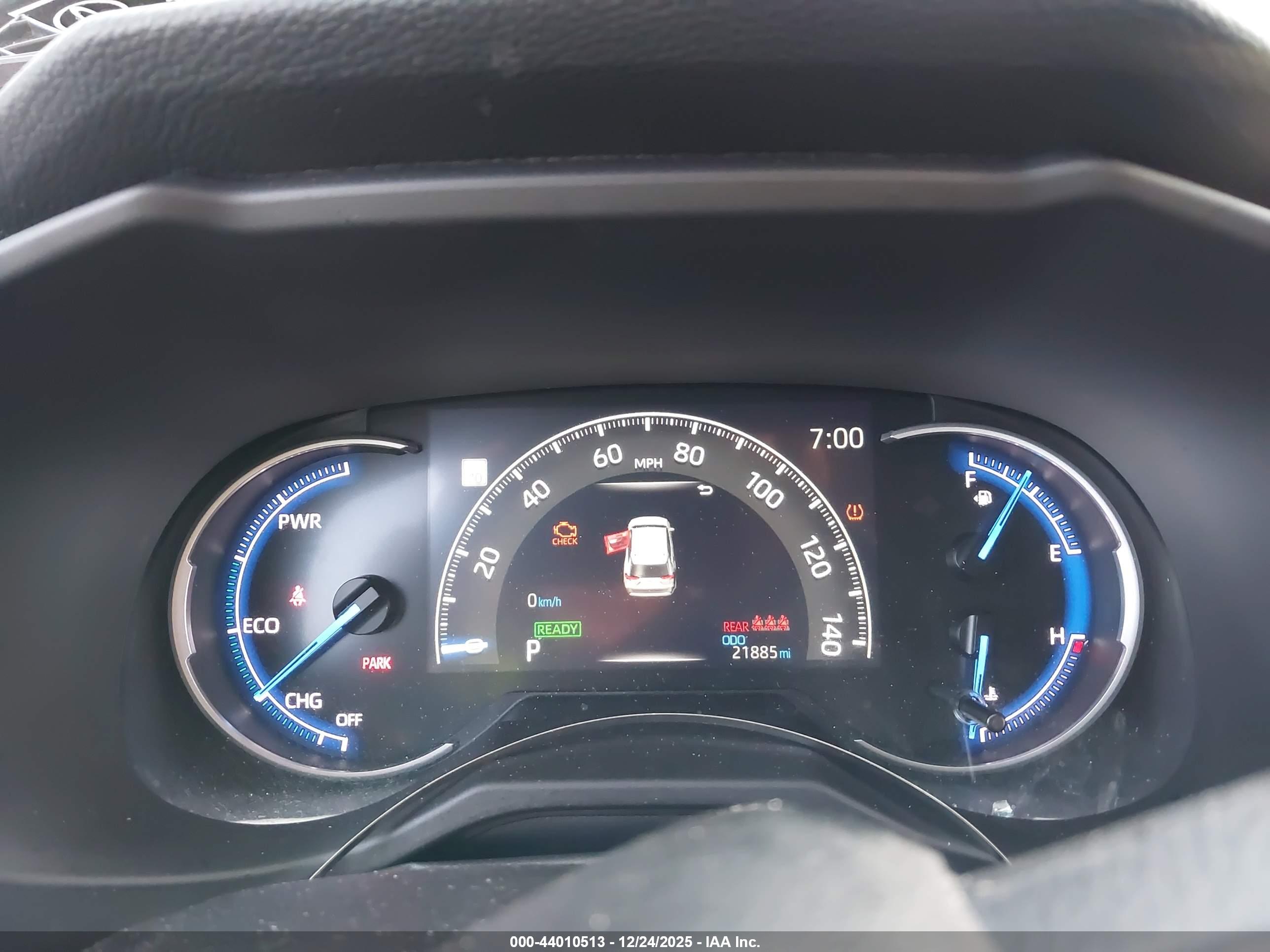 TOYOTA RAV4 image 7
