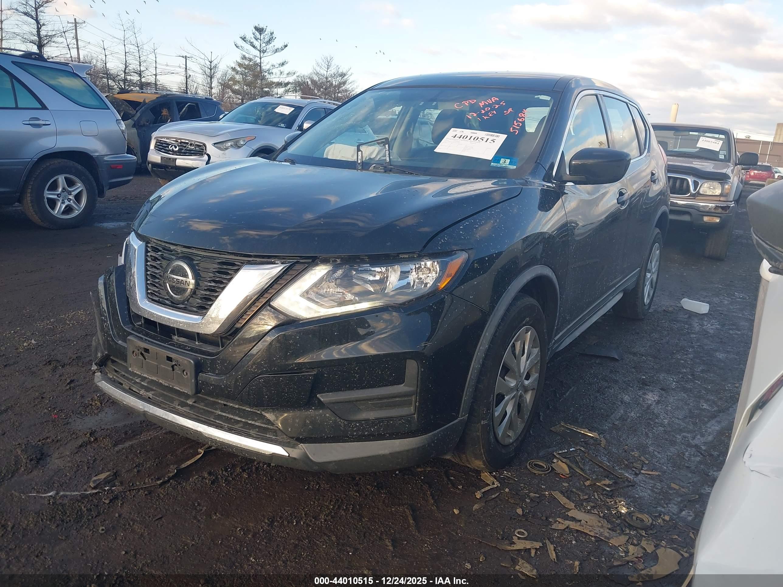 NISSAN ROGUE image 2