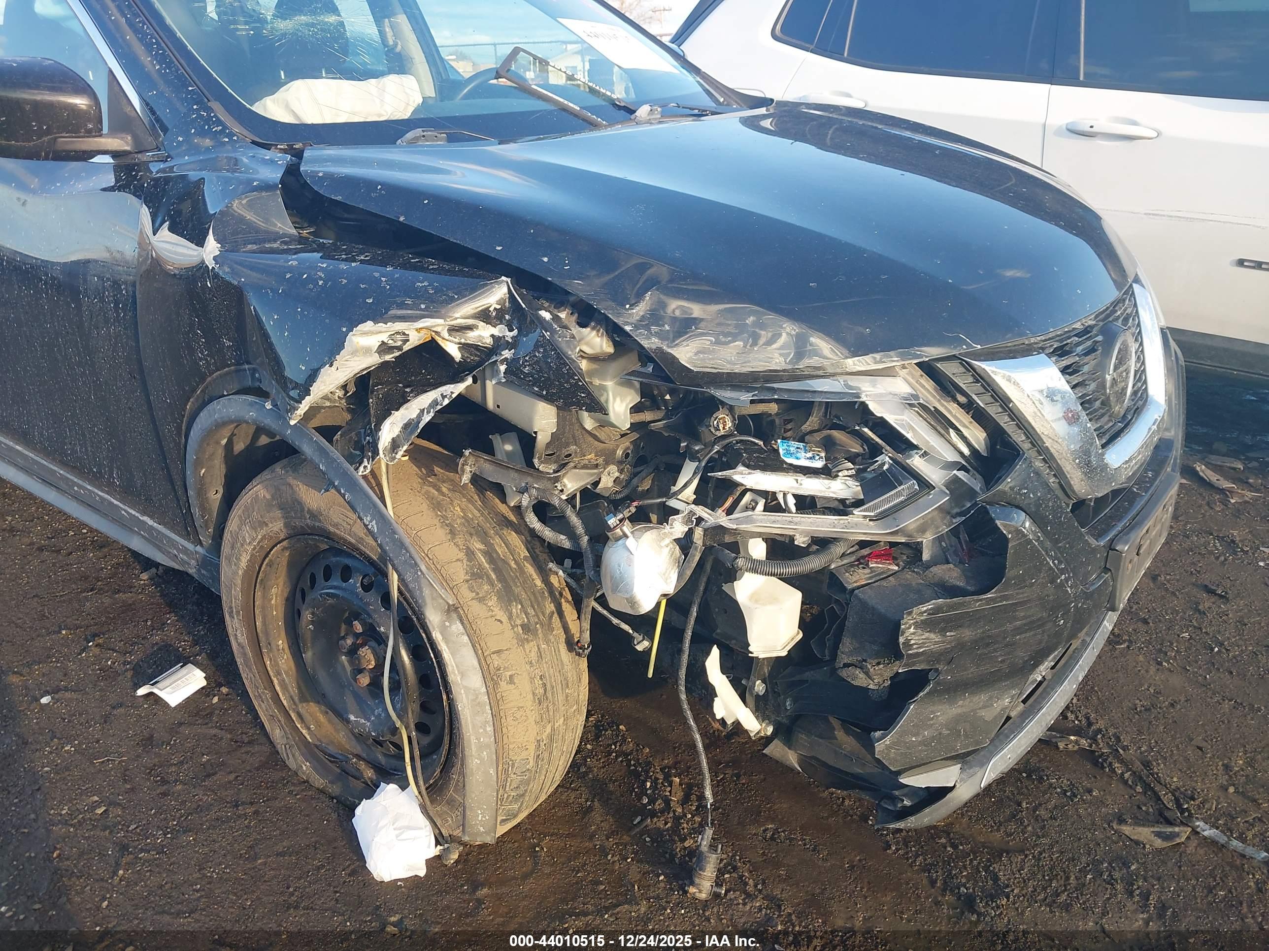 NISSAN ROGUE image 6