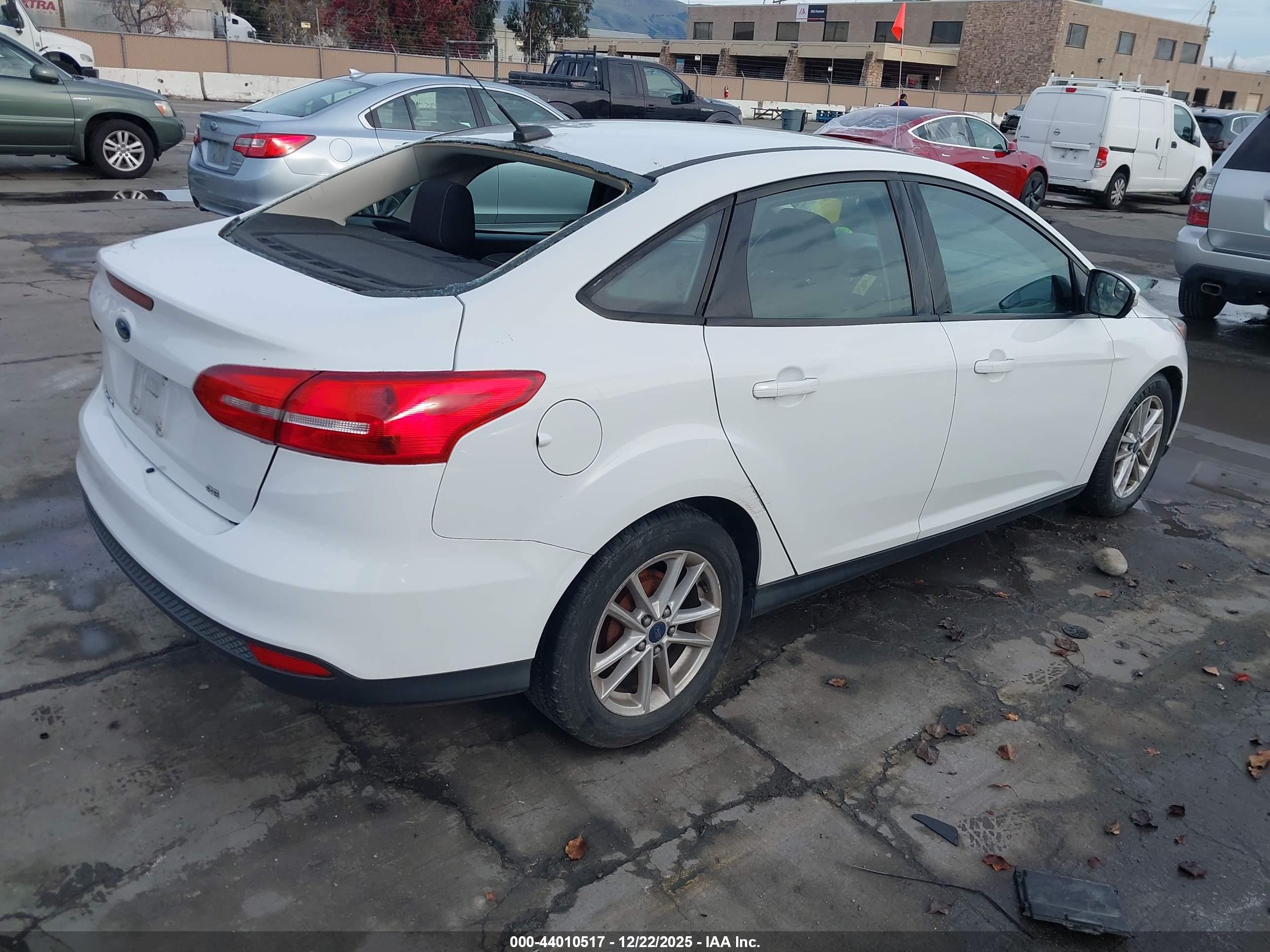 FORD FOCUS image 4