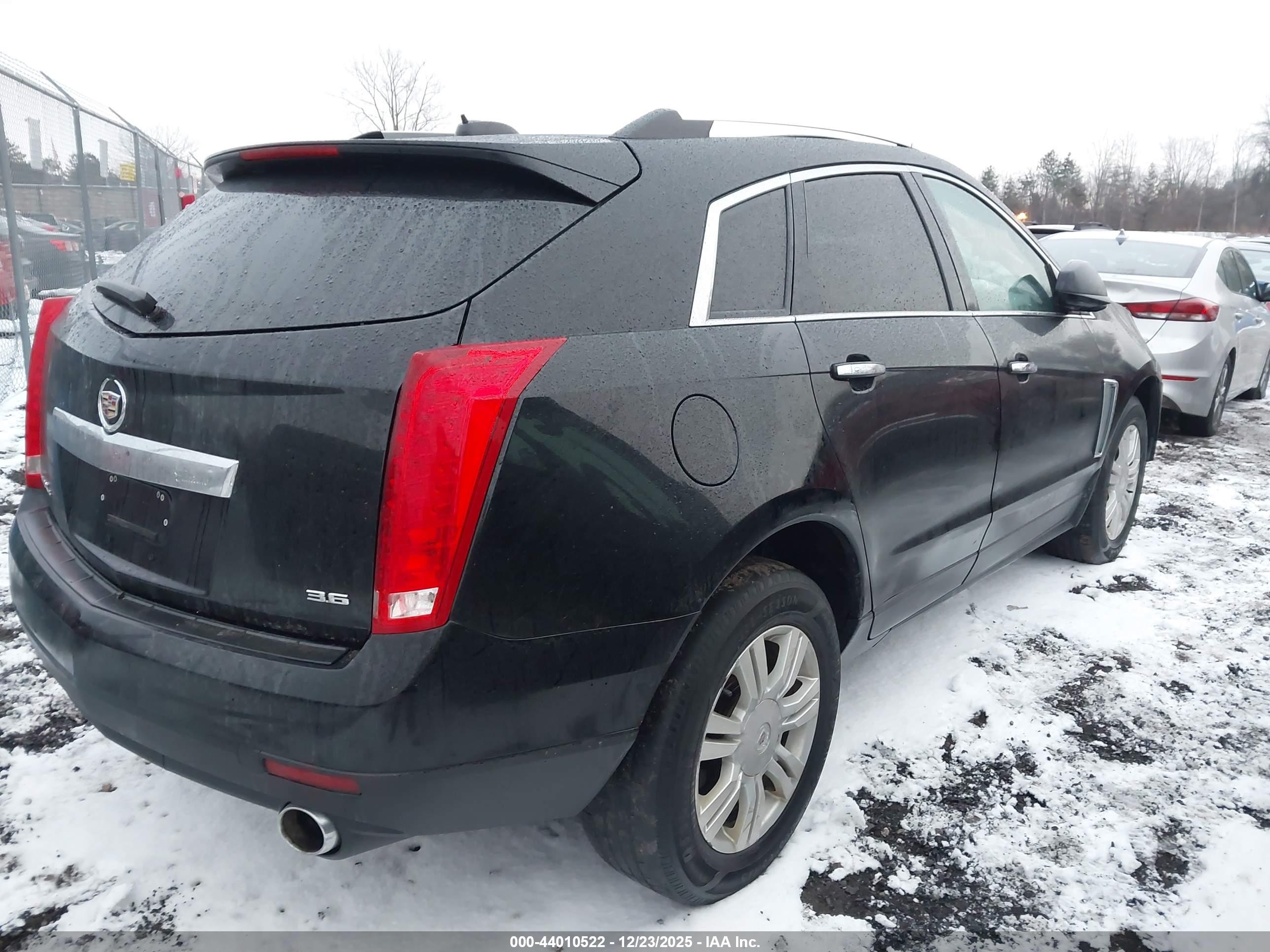 CADILLAC SRX image 4