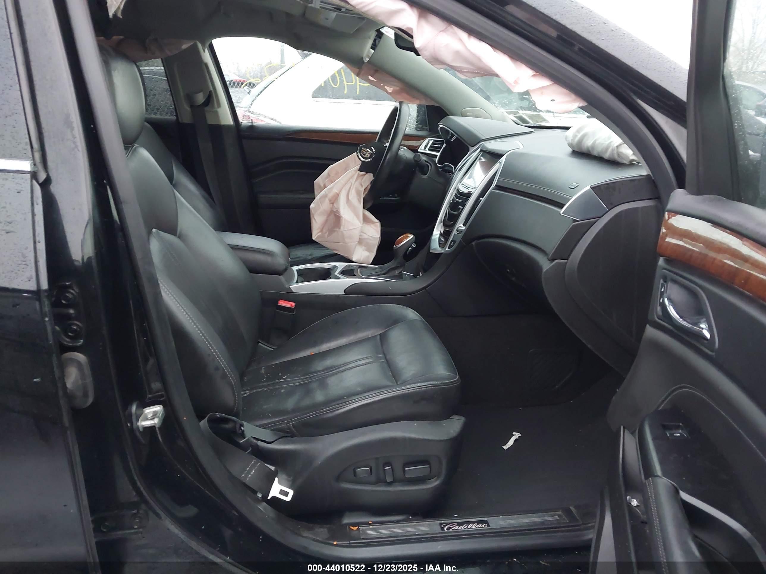 CADILLAC SRX image 5