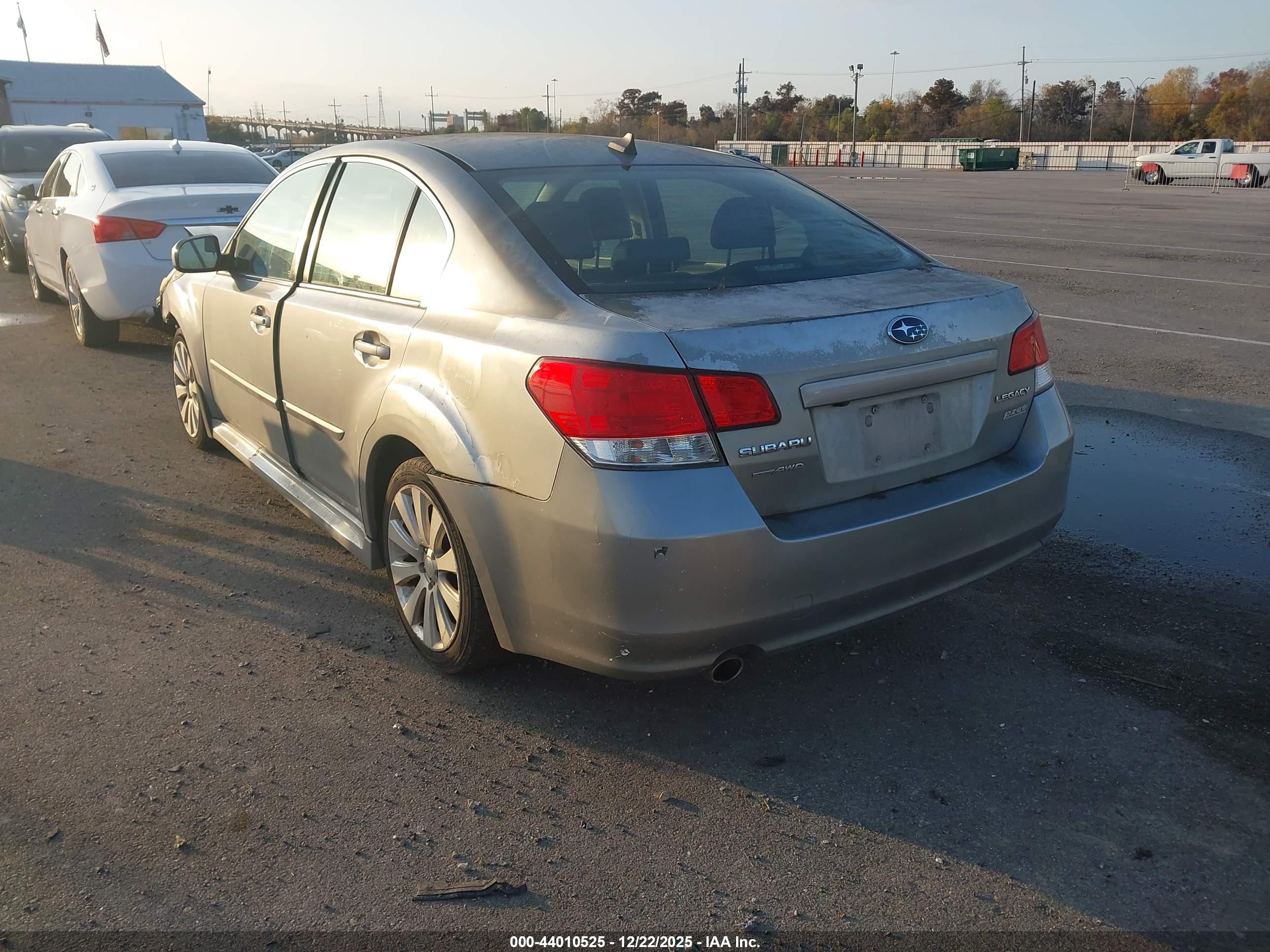 SUBARU LEGACY image 3