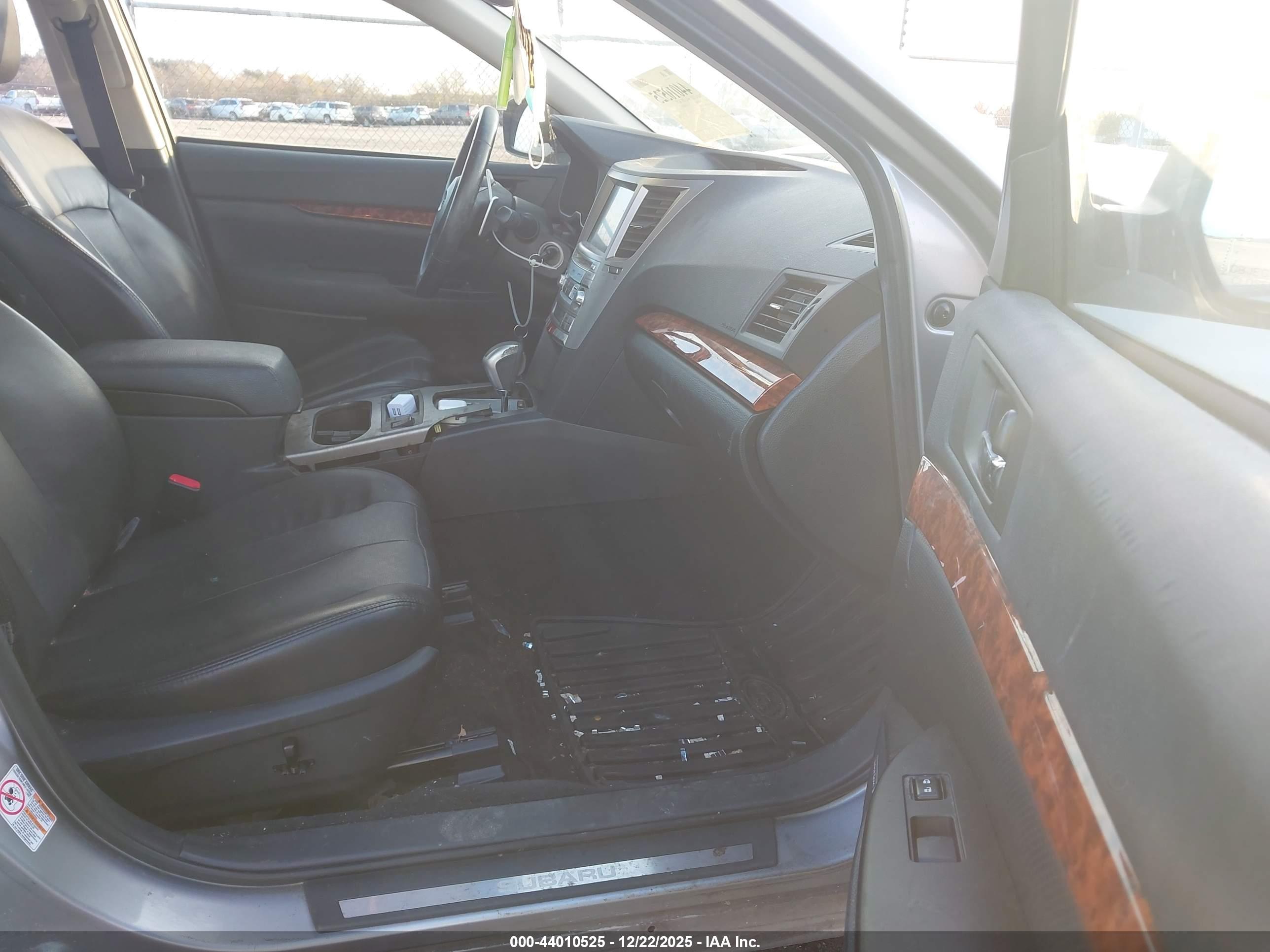 SUBARU LEGACY image 5