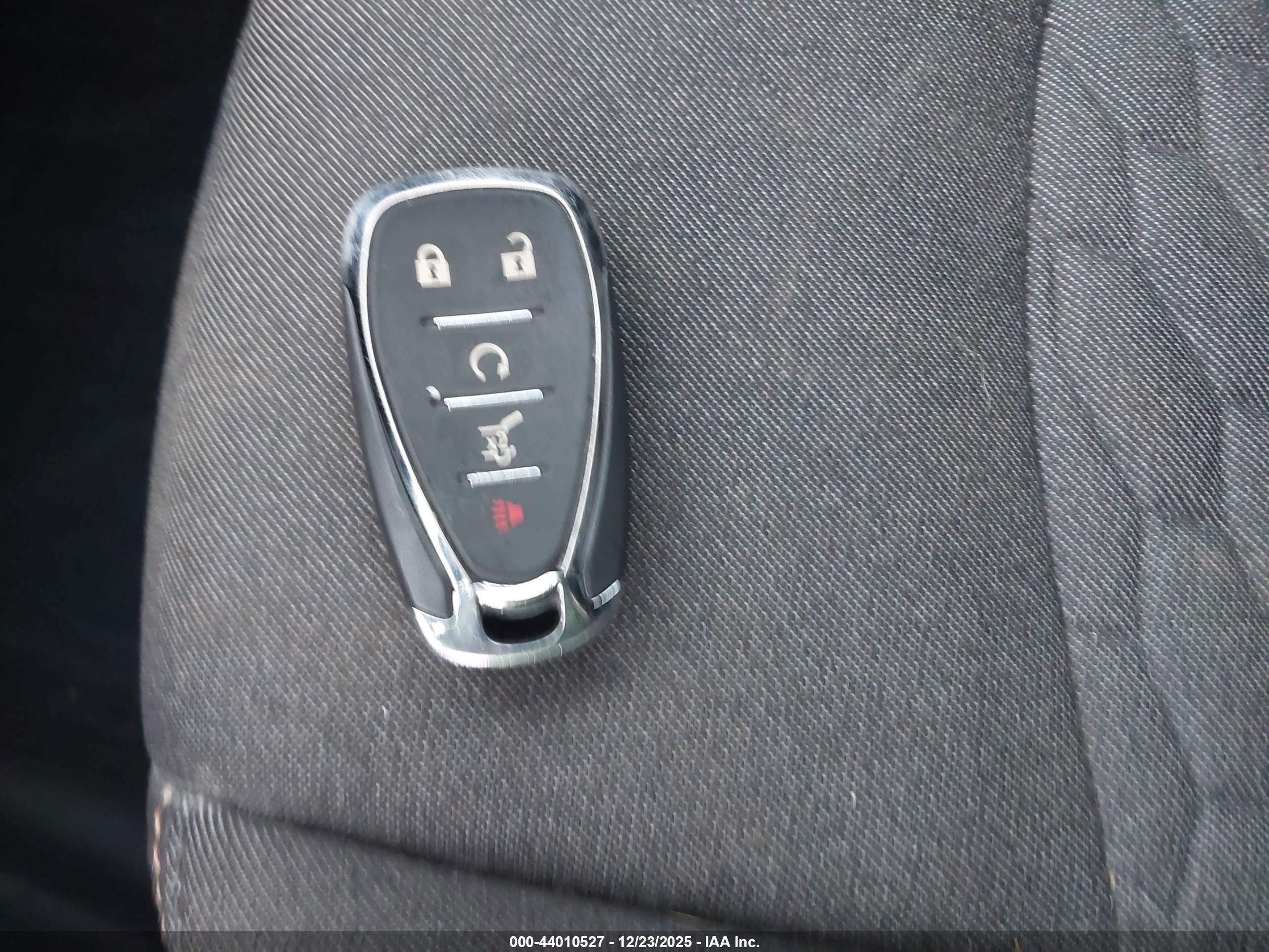 CHEVROLET EQUINOX image 11