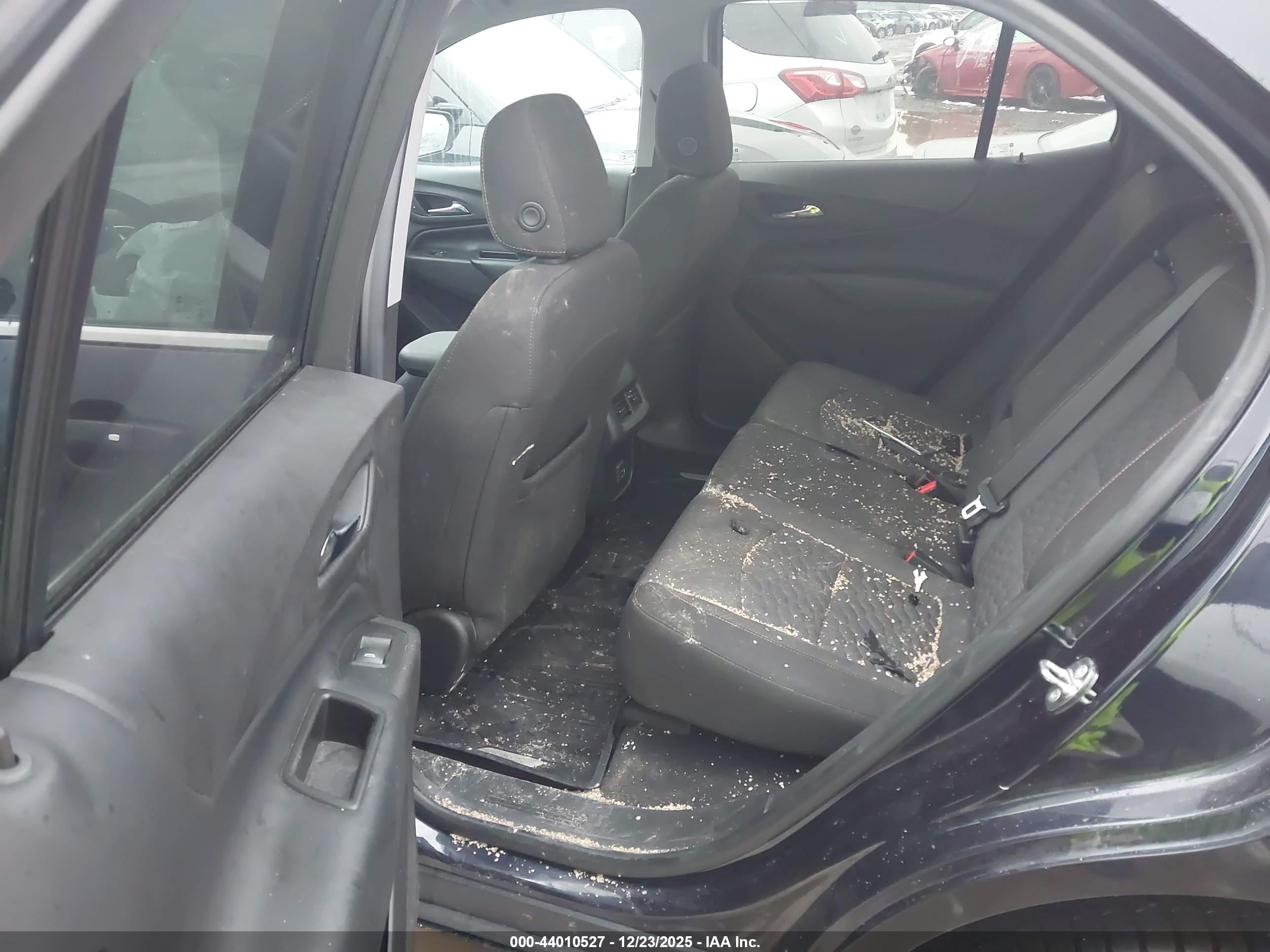 CHEVROLET EQUINOX image 8