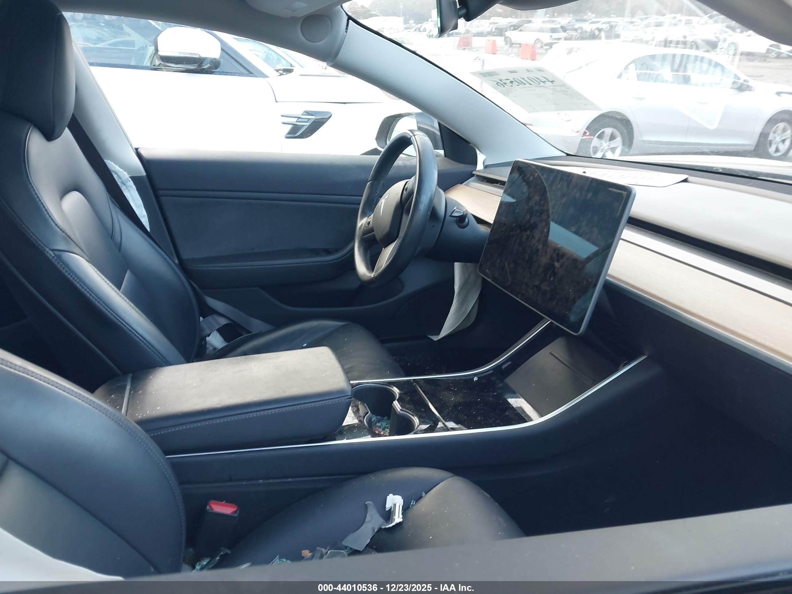 TESLA MODEL image 5