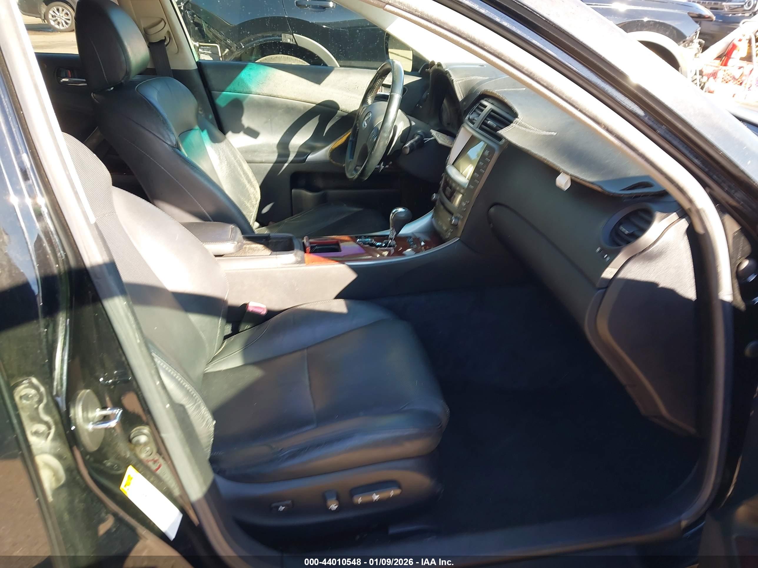 LEXUS IS image 5