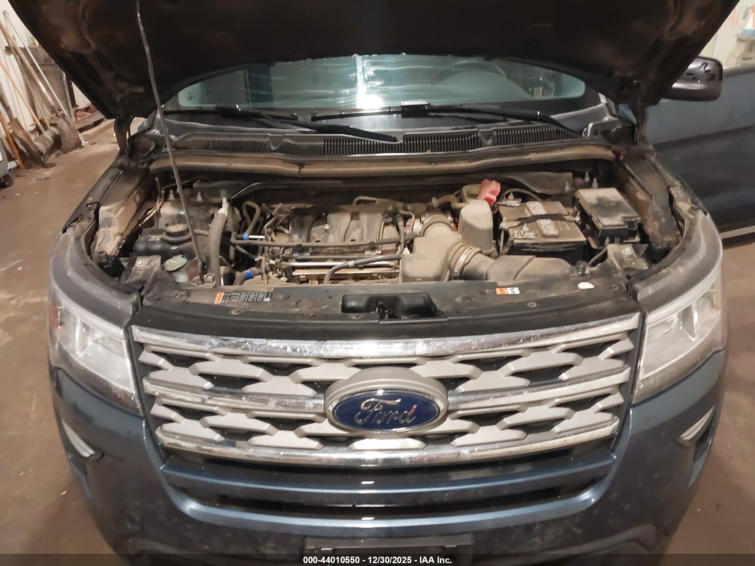 FORD EXPLORER image 10