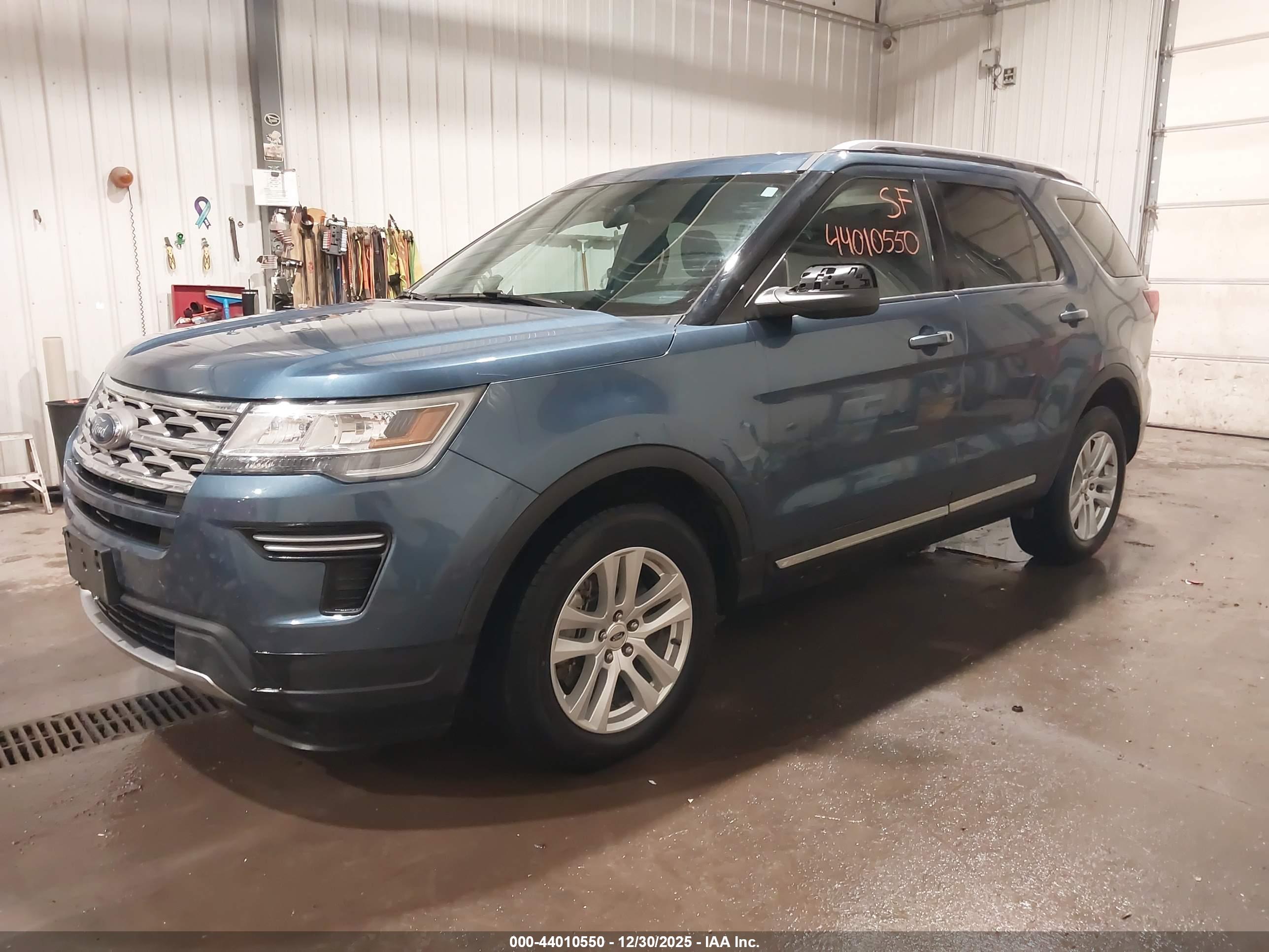 FORD EXPLORER image 2